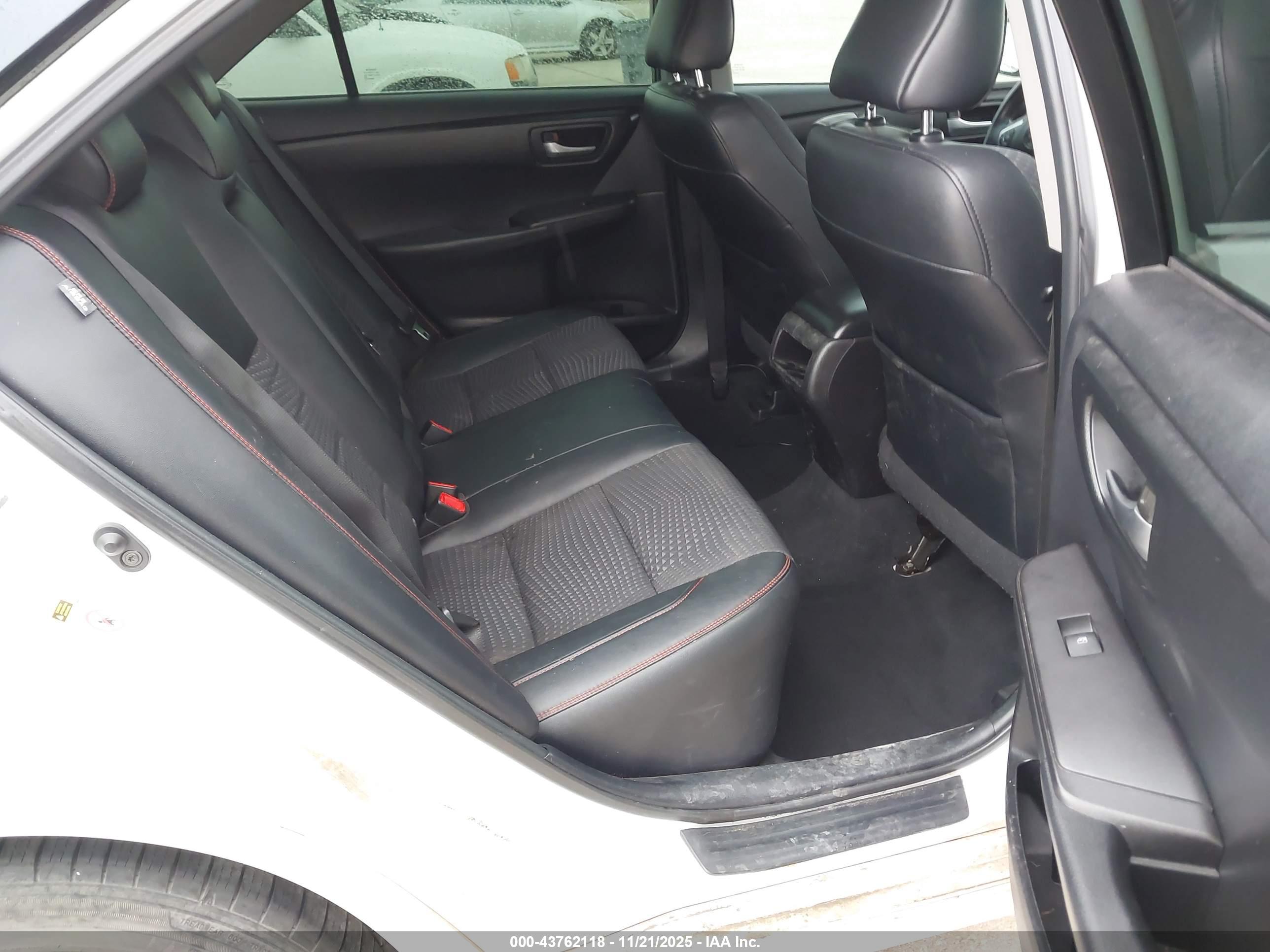 TOYOTA CAMRY image 8