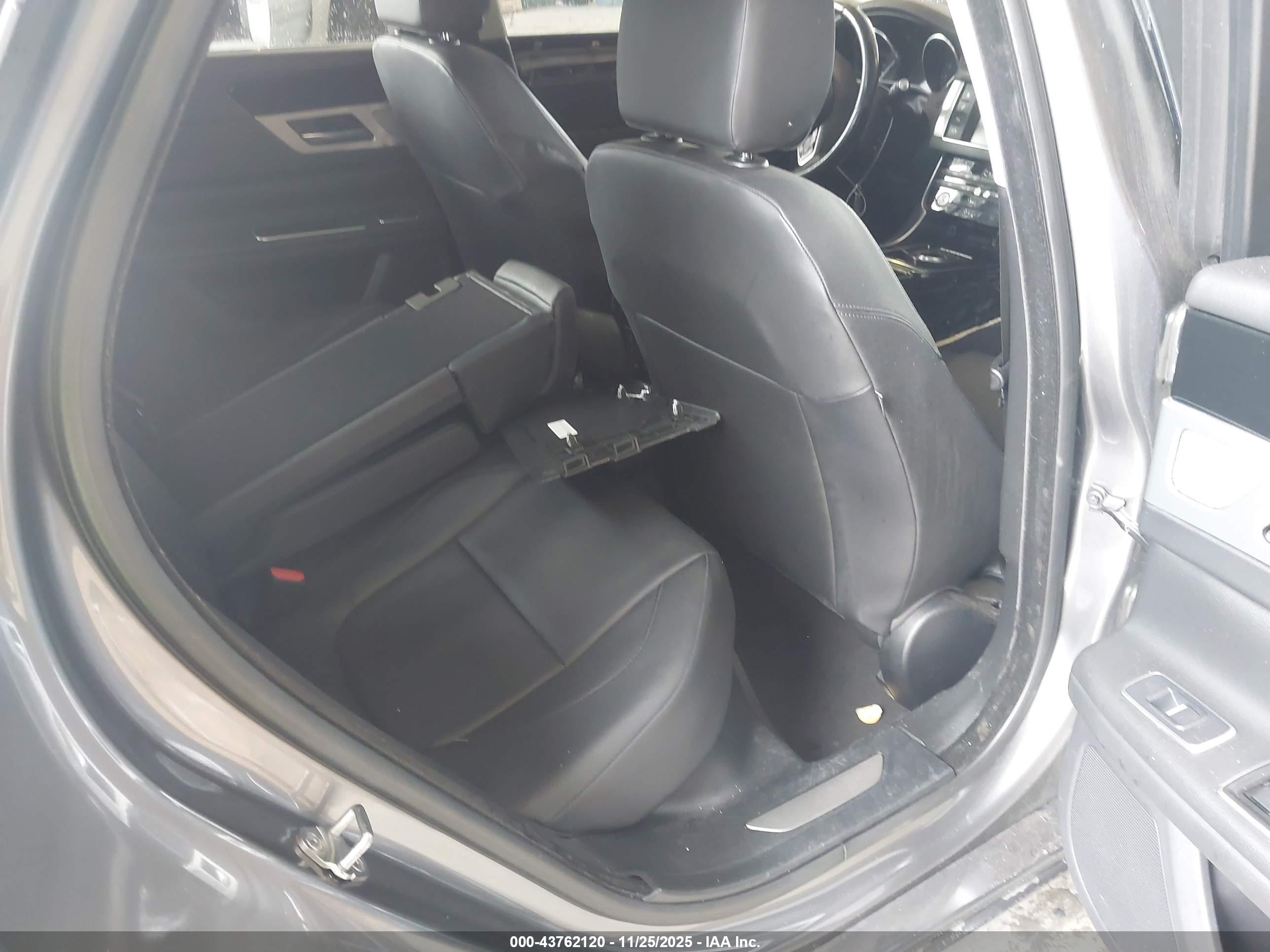 JAGUAR XF image 8
