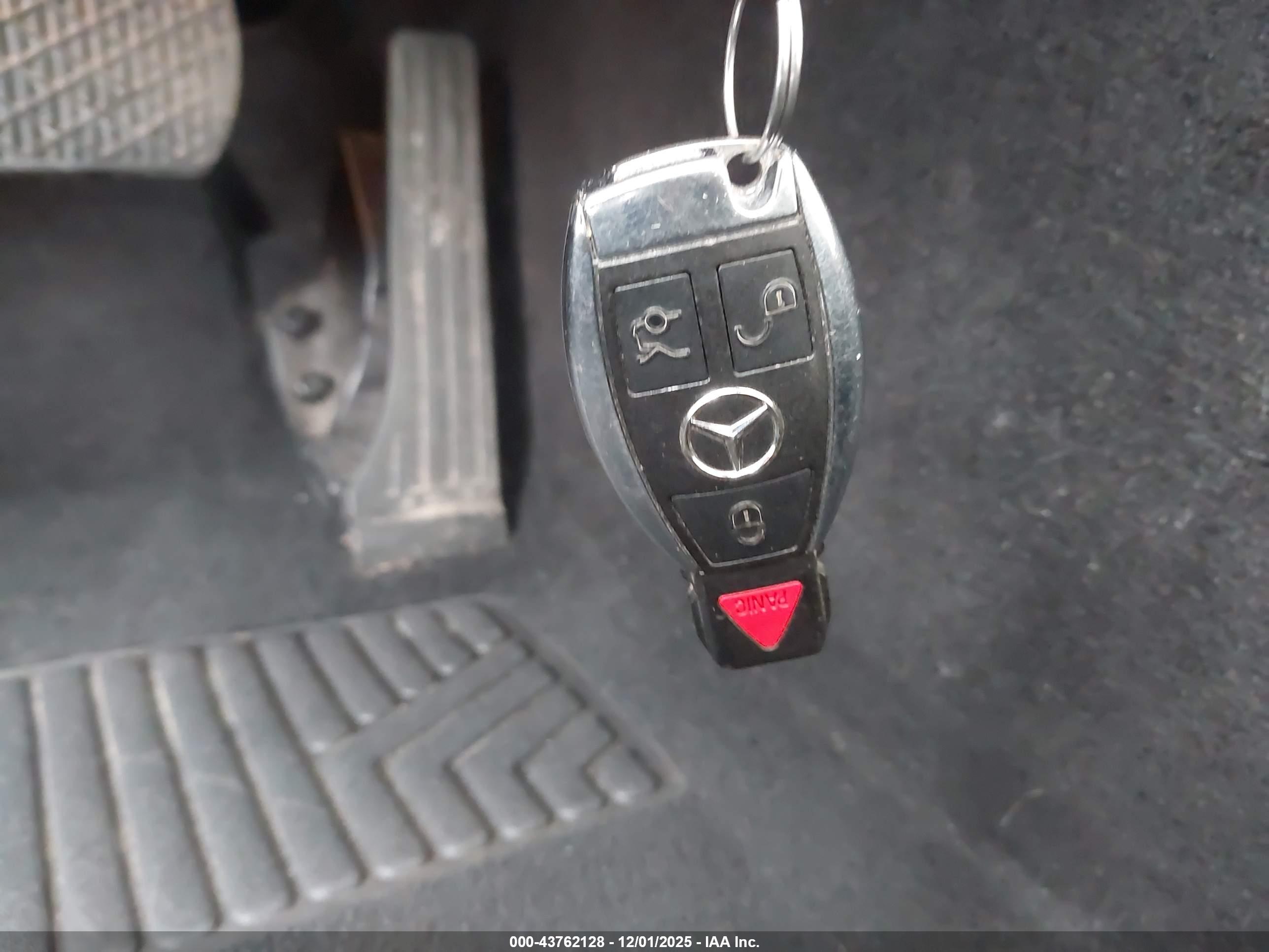 MERCEDES-BENZ C image 11