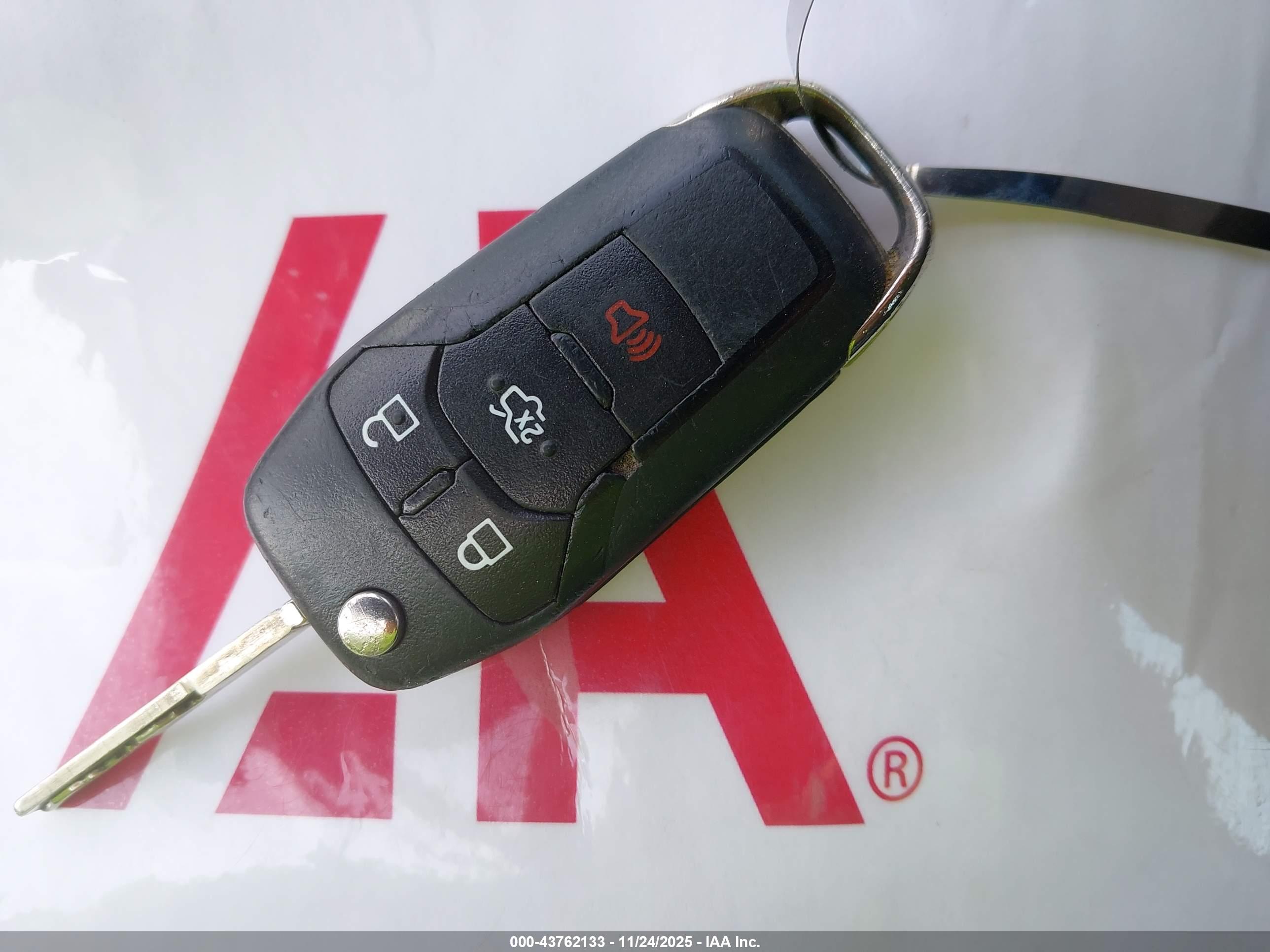FORD FUSION image 11