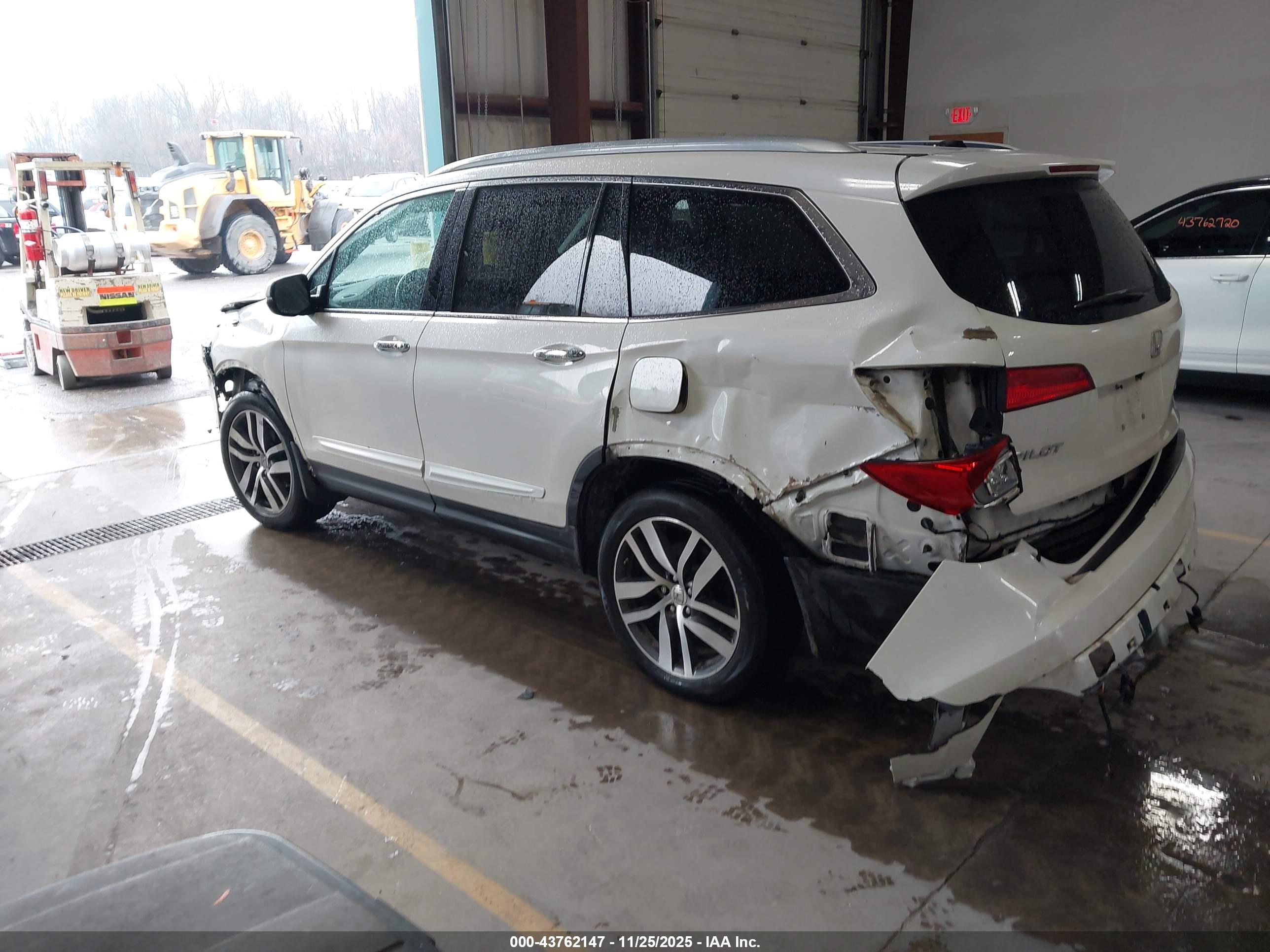 HONDA PILOT image 3