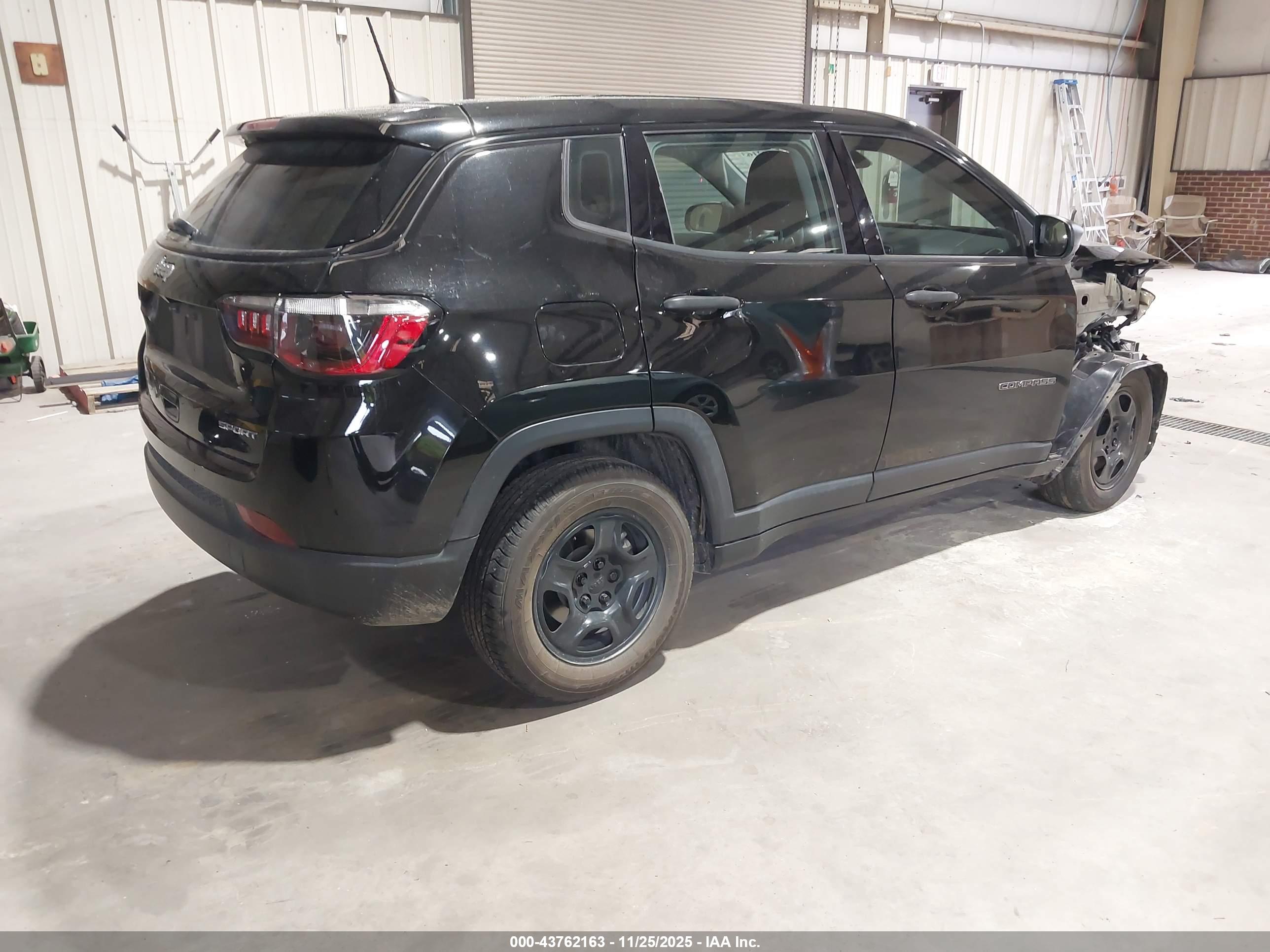 JEEP COMPASS image 4