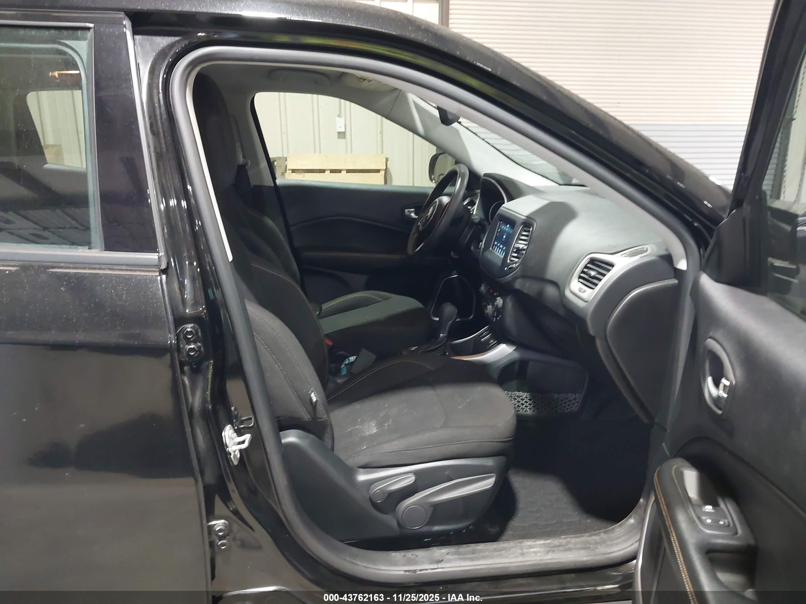 JEEP COMPASS image 5