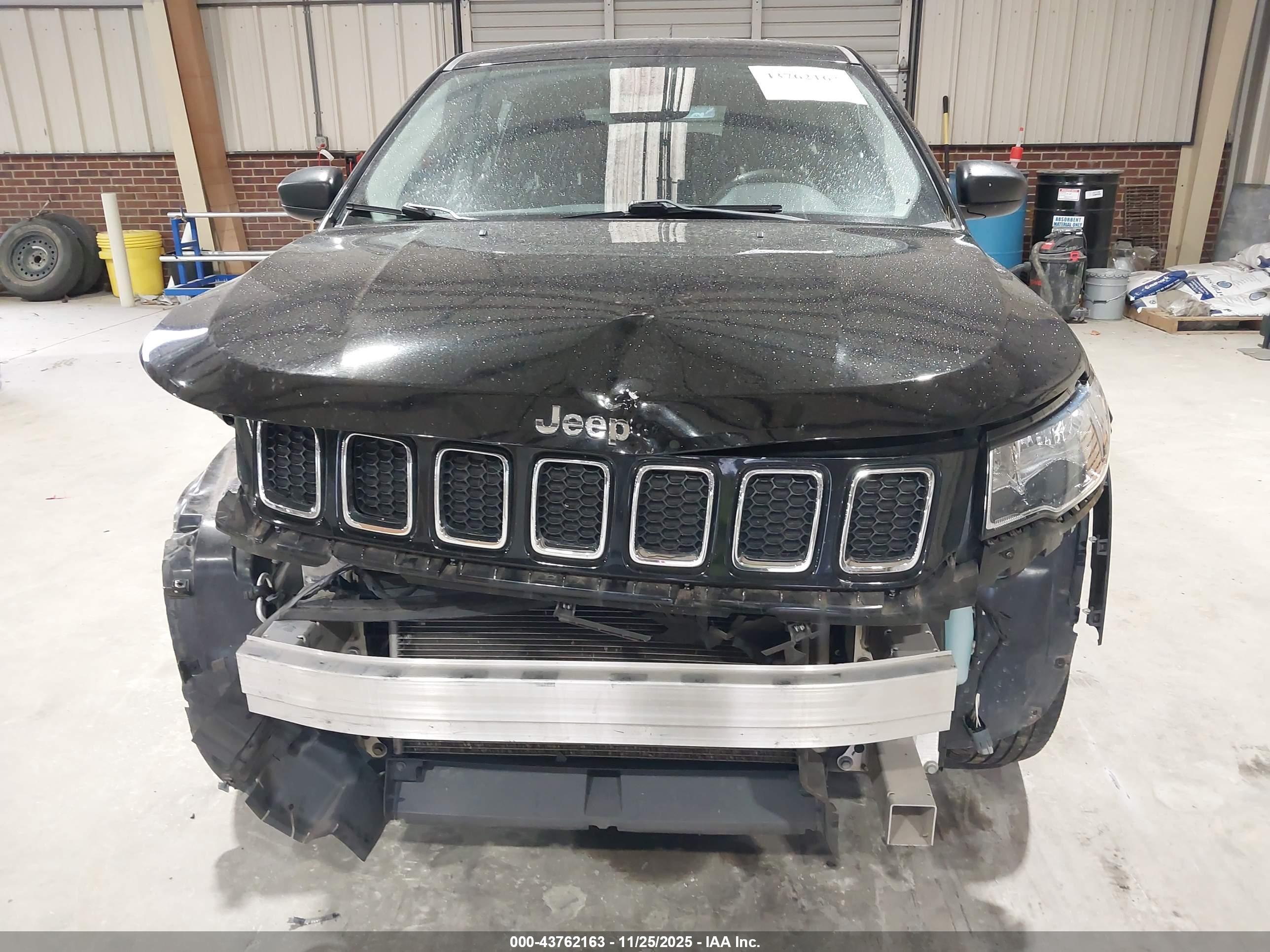 JEEP COMPASS image 6