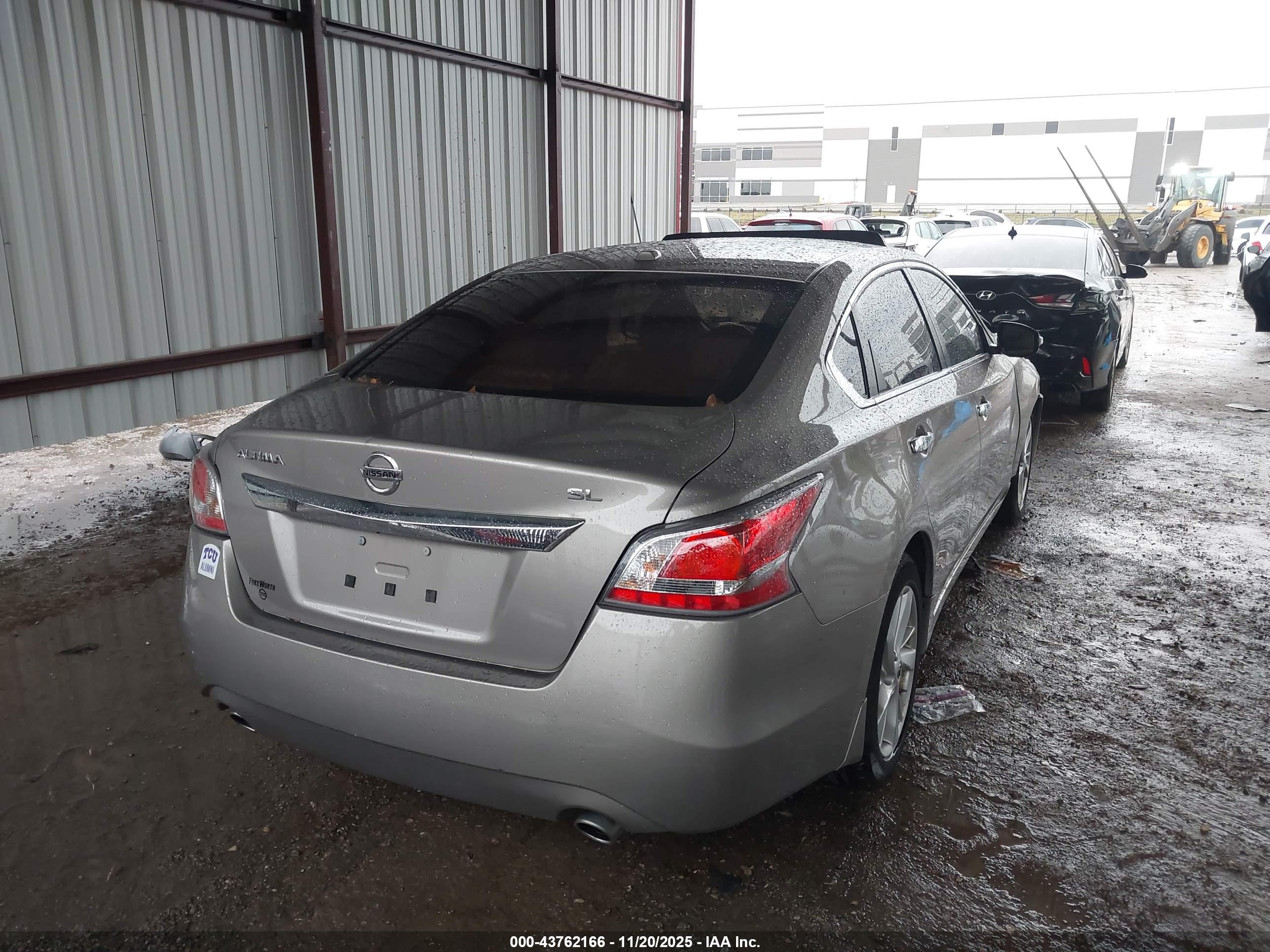 NISSAN ALTIMA image 4