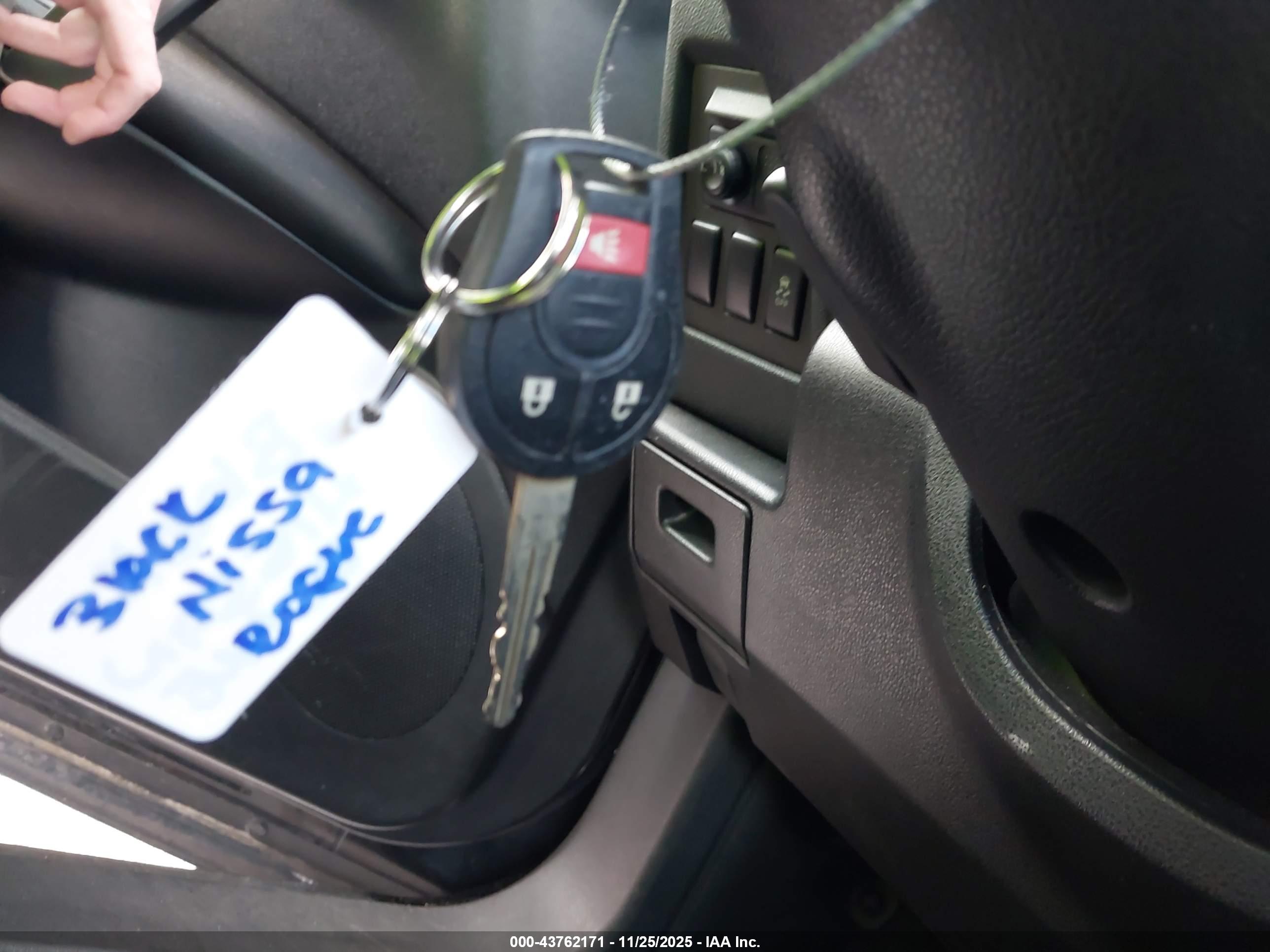 NISSAN ROGUE image 11