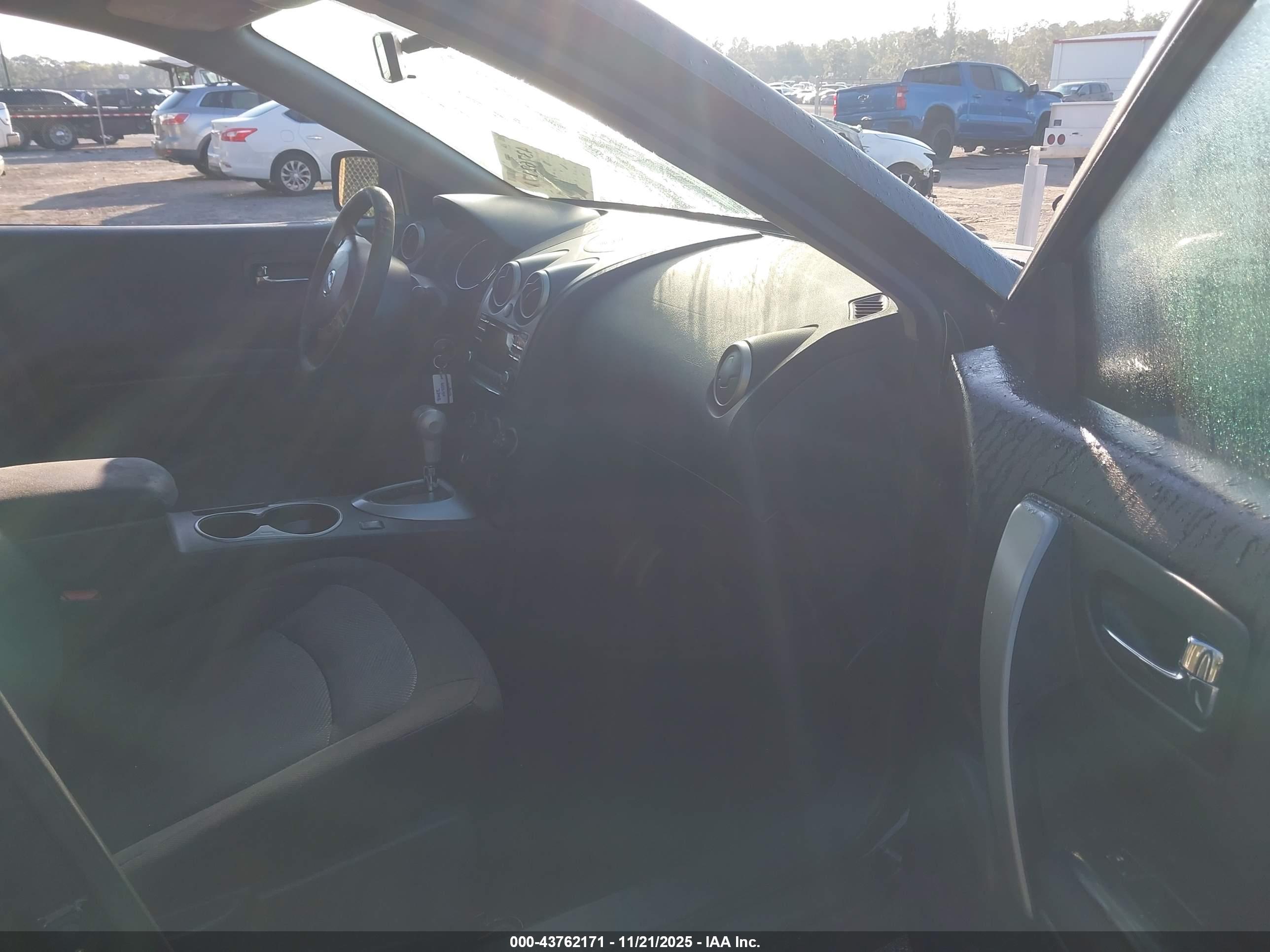 NISSAN ROGUE image 5