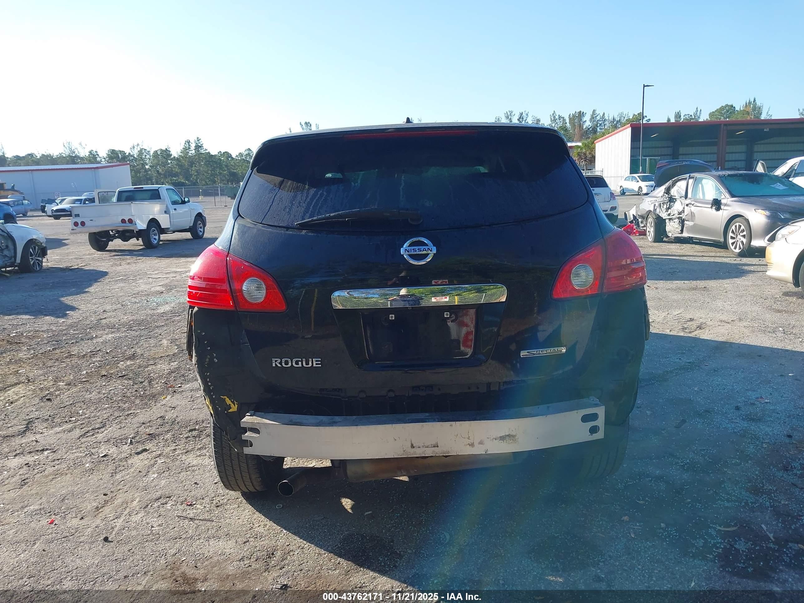 NISSAN ROGUE image 6