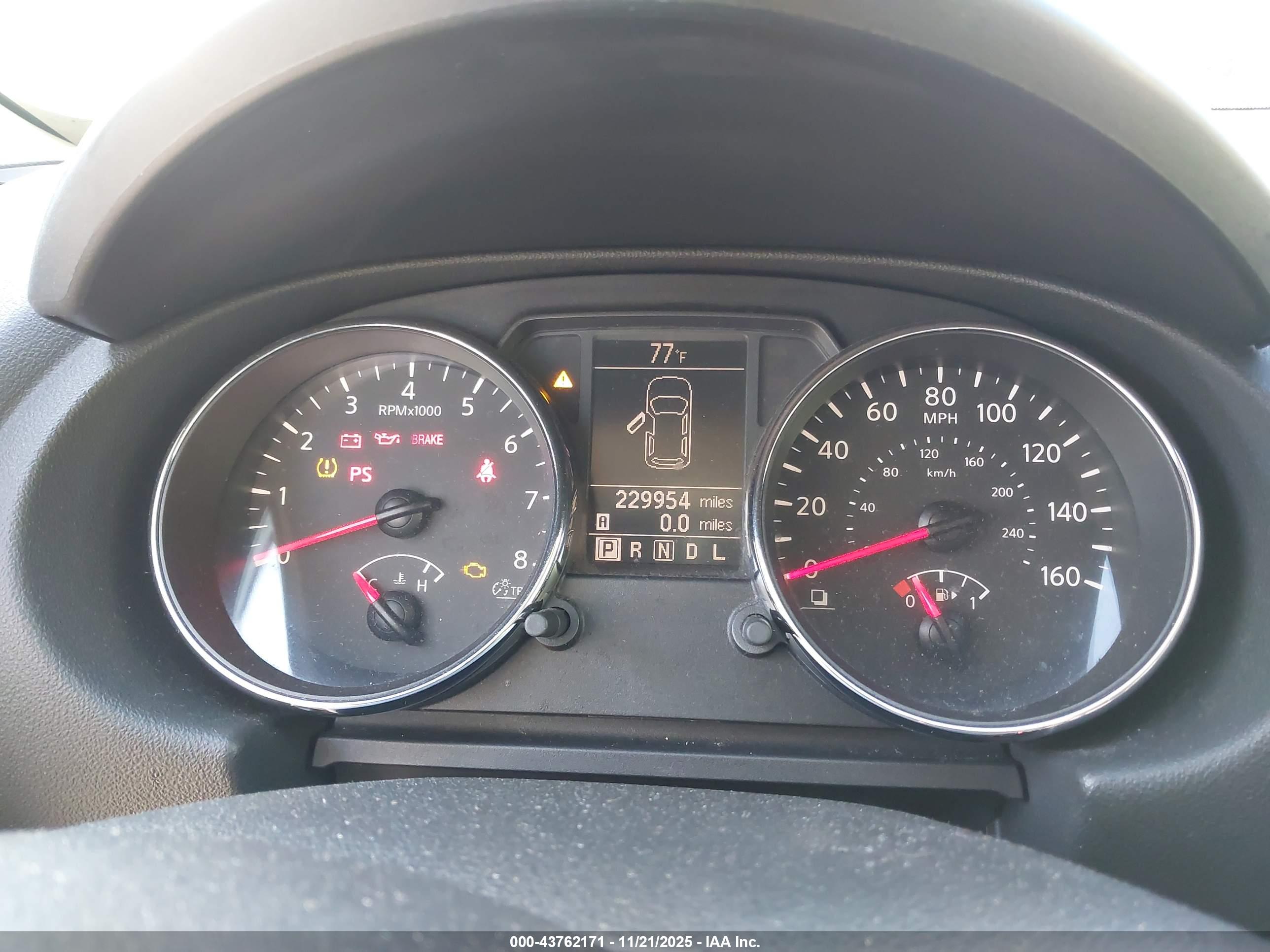 NISSAN ROGUE image 7