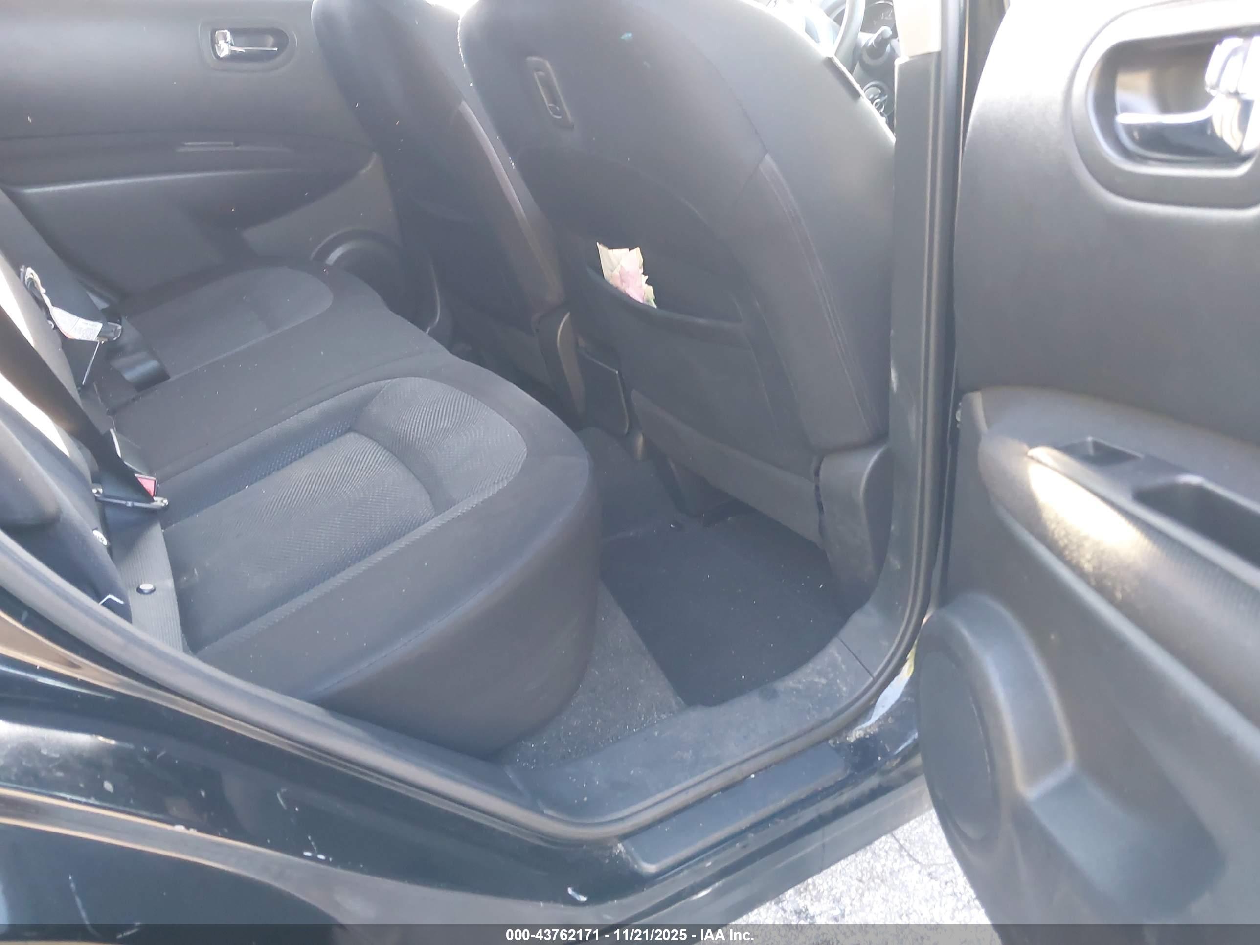 NISSAN ROGUE image 8