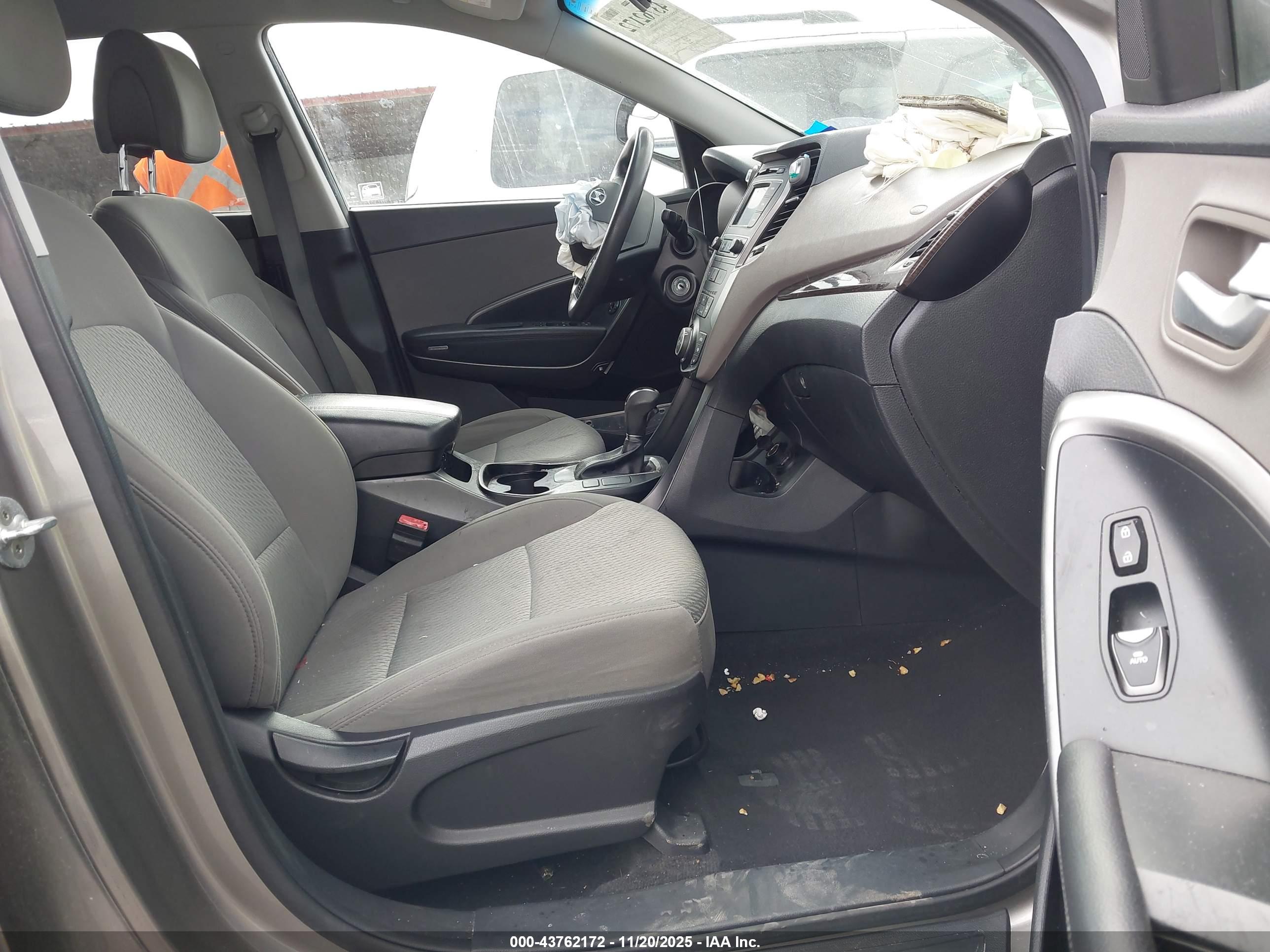 HYUNDAI SANTA image 5