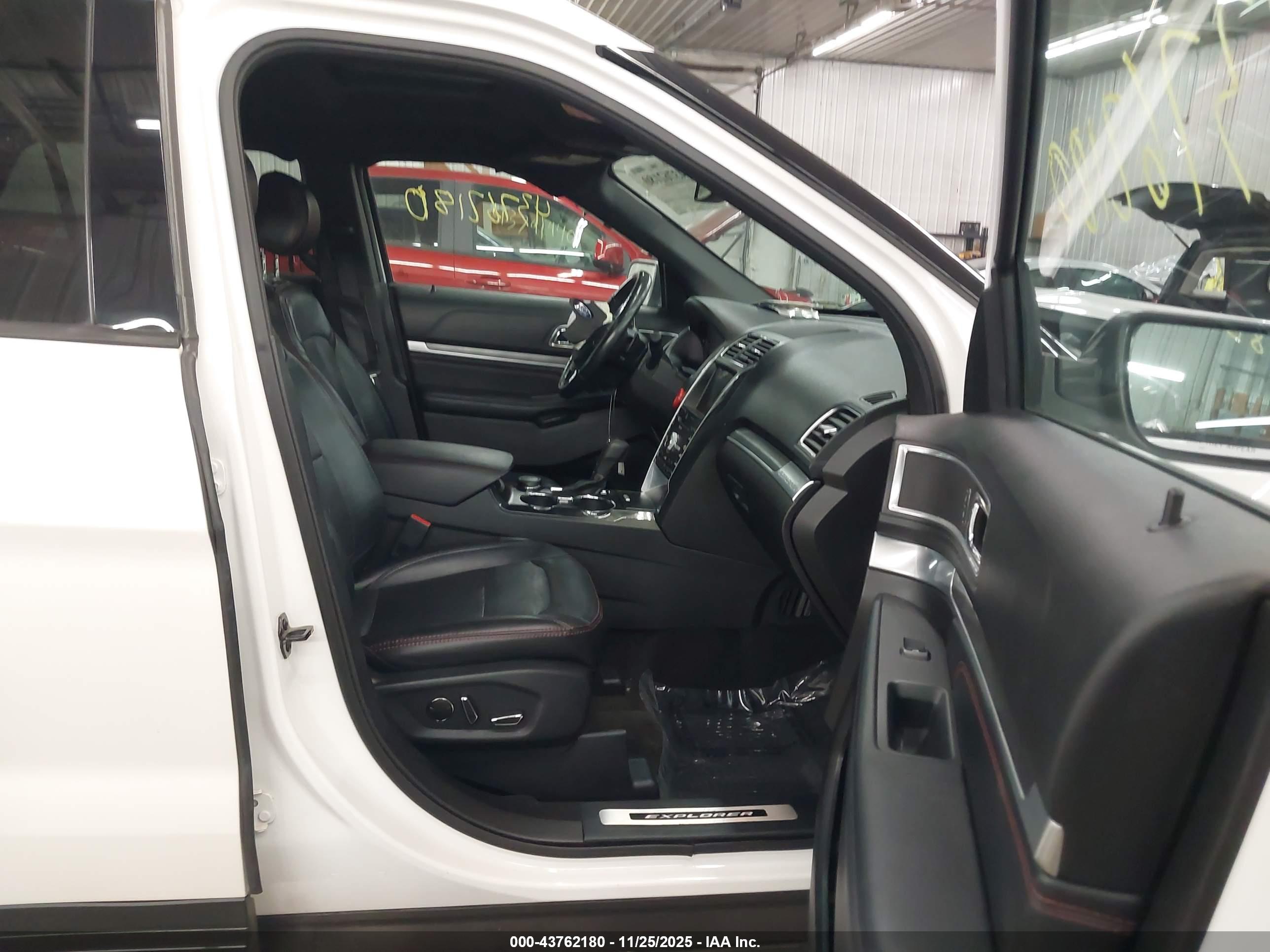FORD EXPLORER image 5