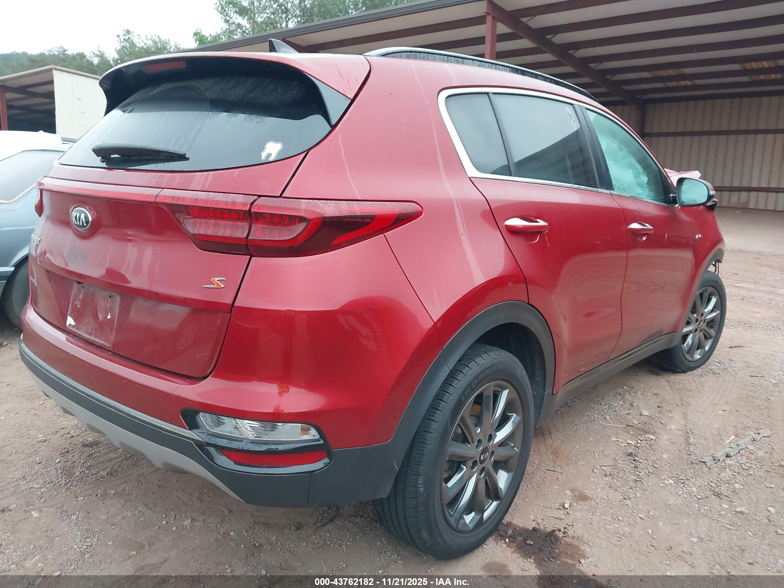KIA SPORTAGE image 4