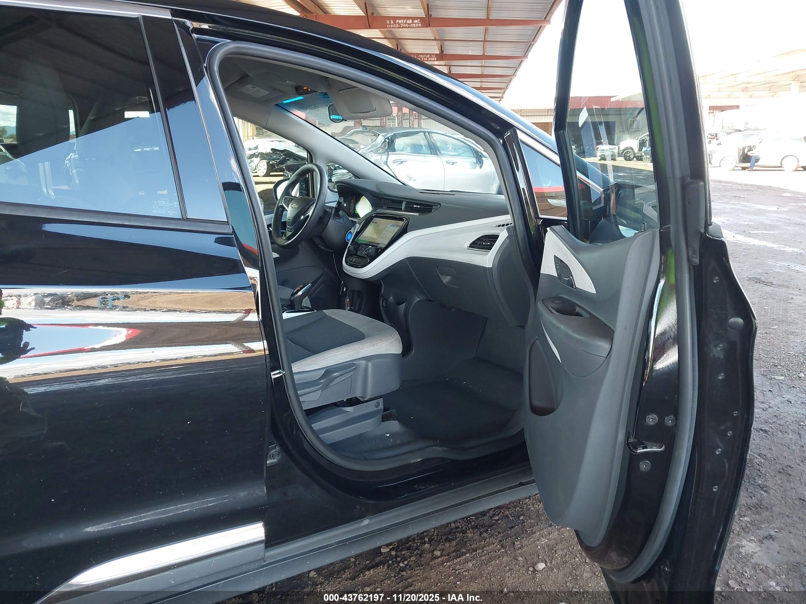 CHEVROLET BOLT image 5