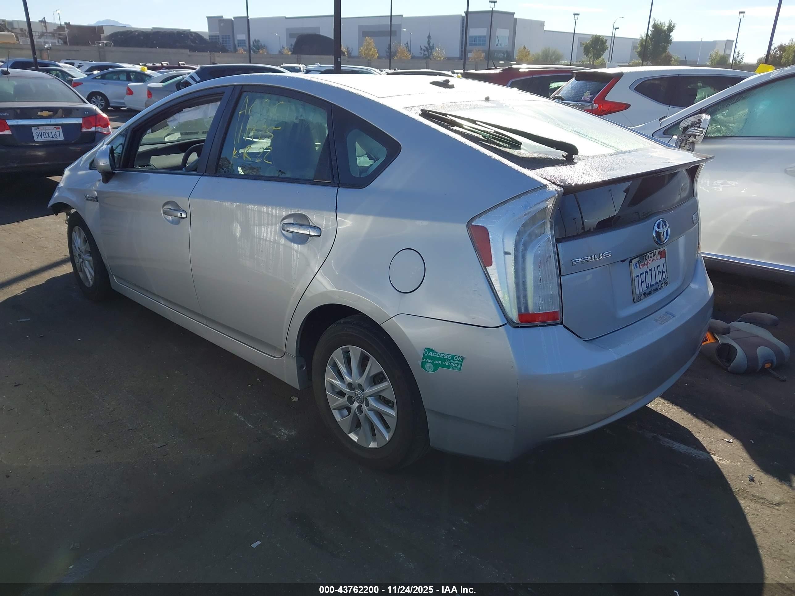 TOYOTA PRIUS image 3