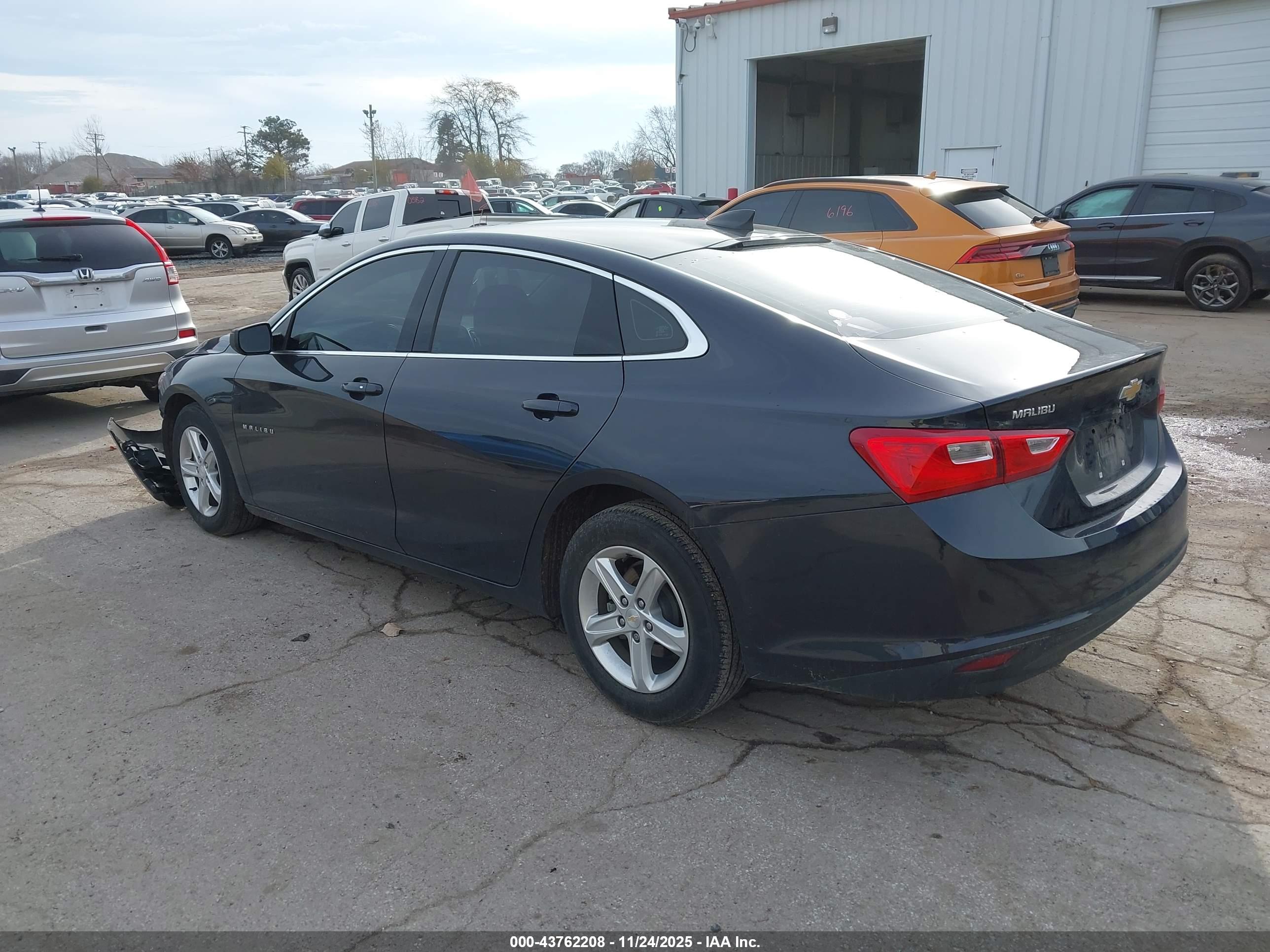 CHEVROLET MALIBU image 3