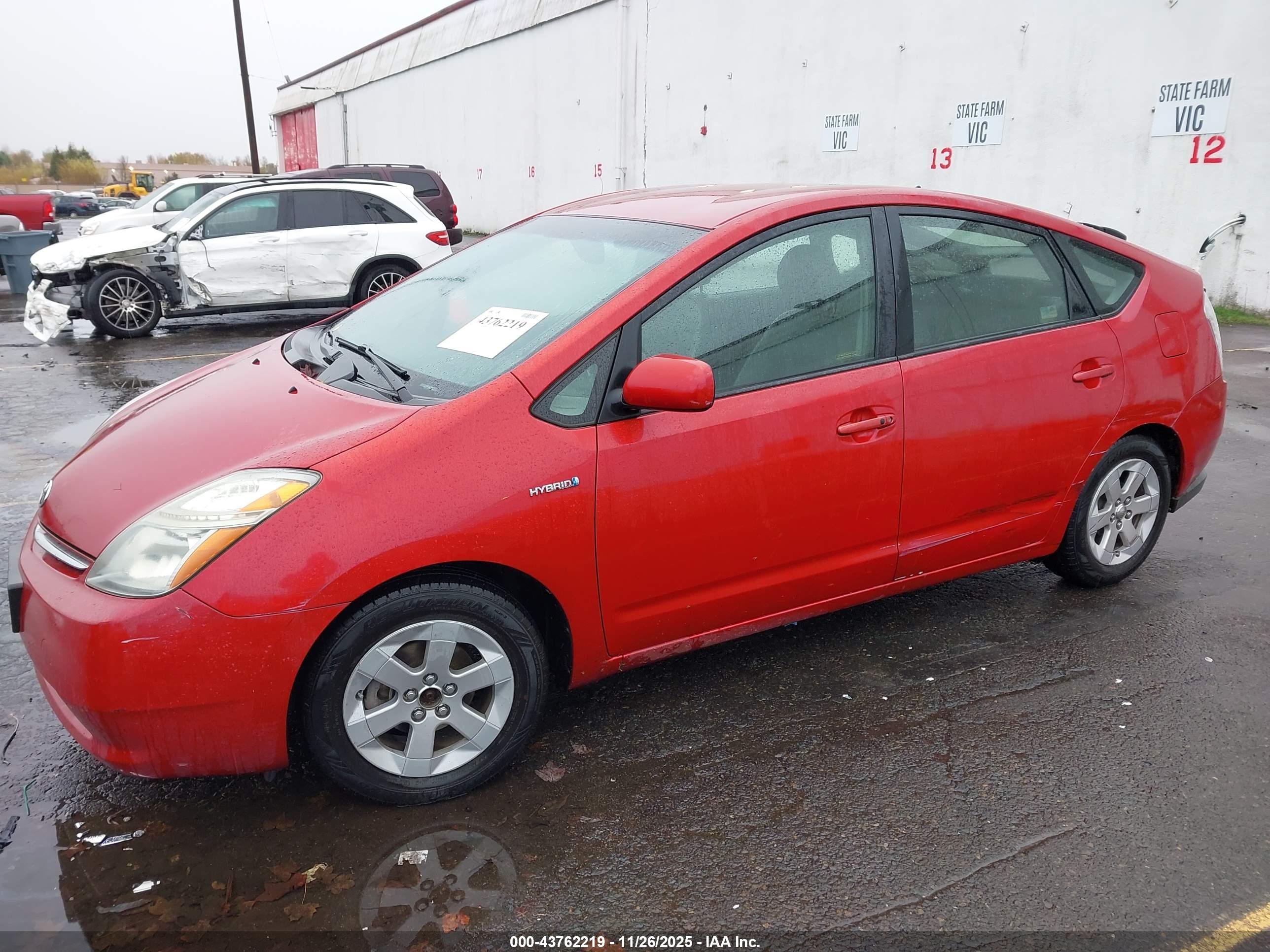 TOYOTA PRIUS image 6