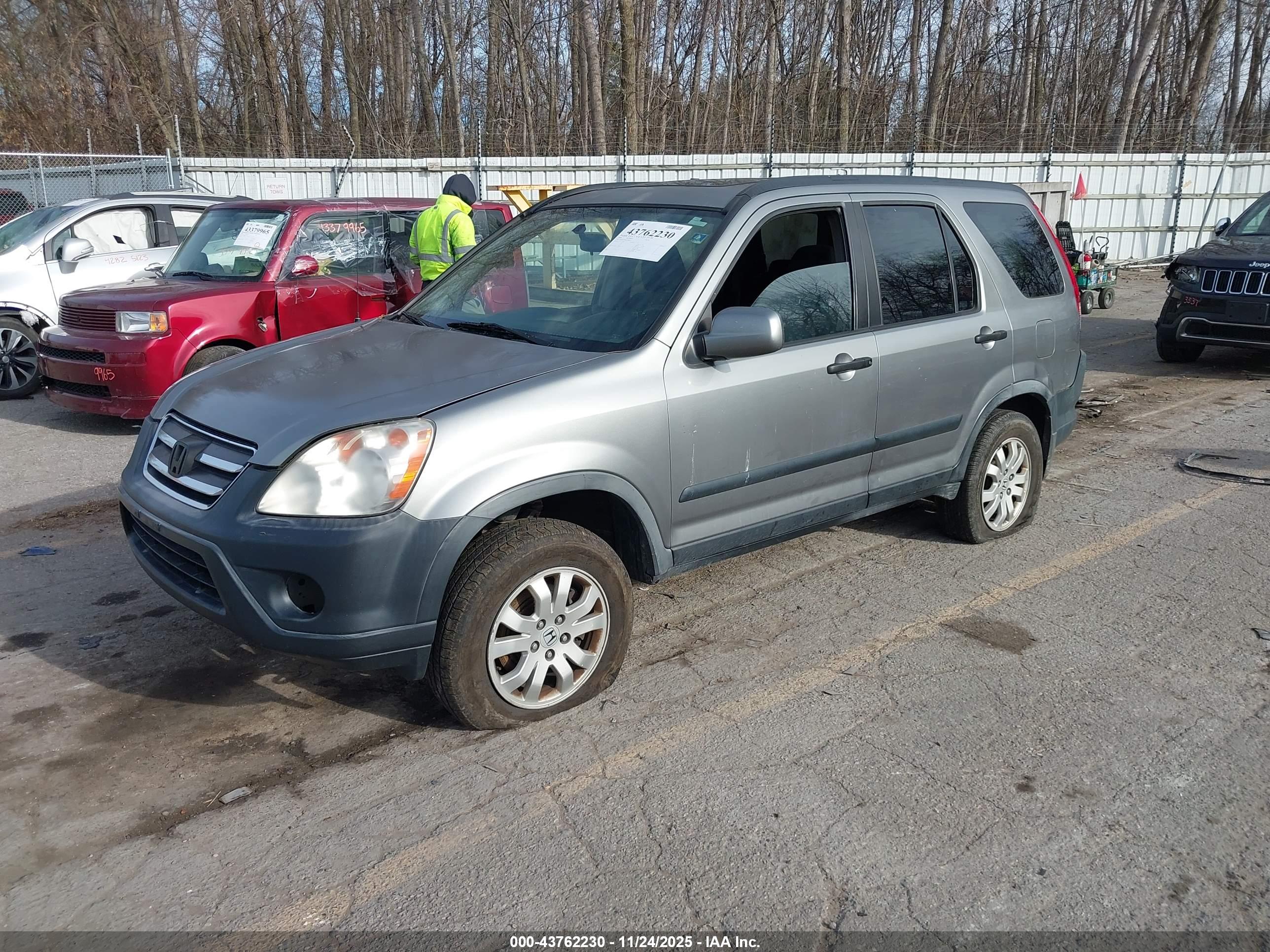 HONDA CR-V image 2