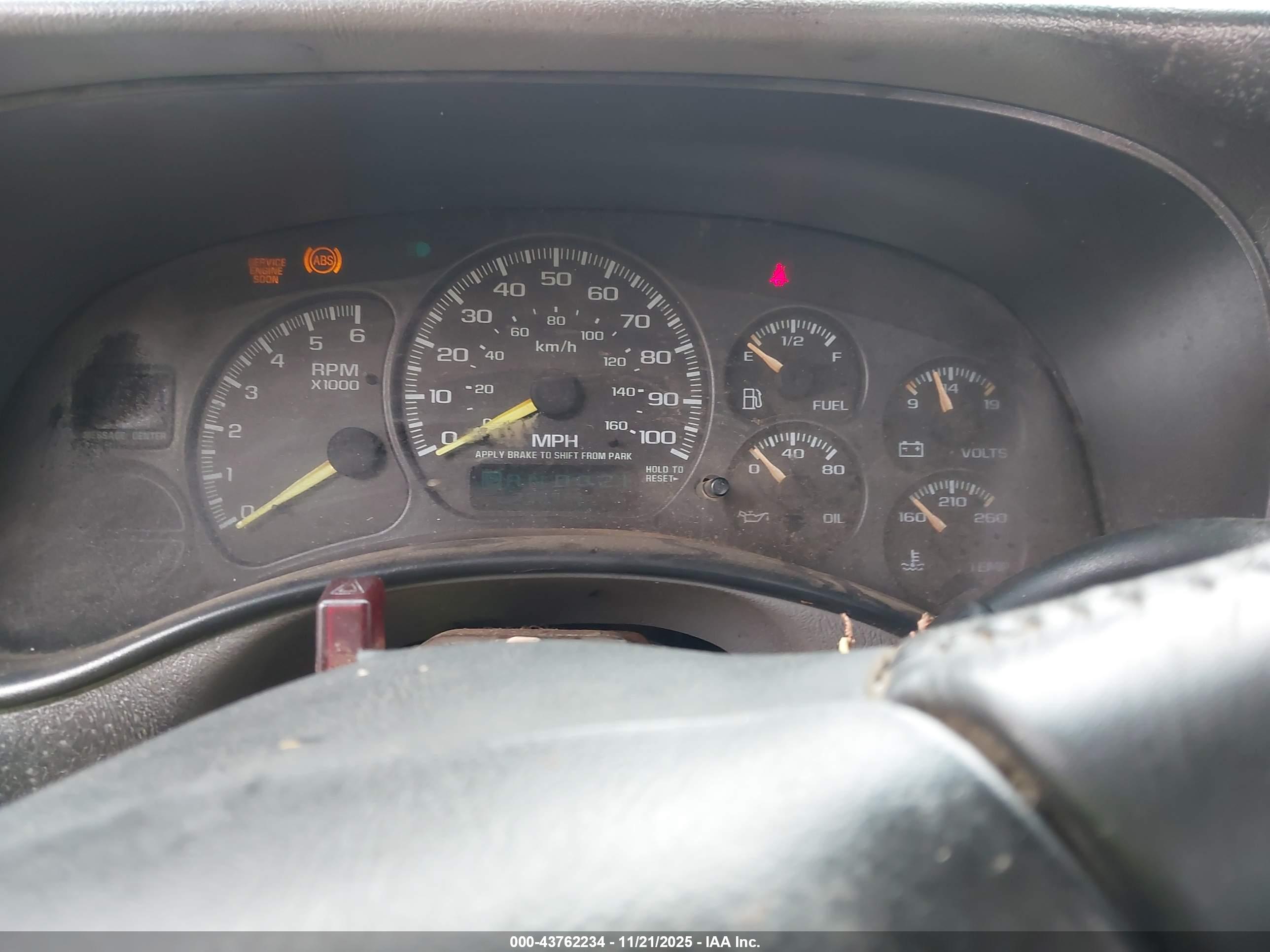 CHEVROLET SILVERADO image 7