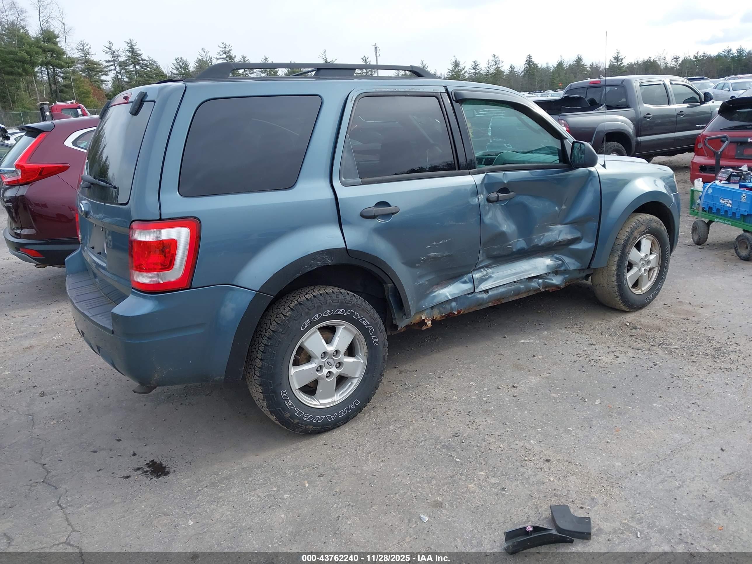 FORD ESCAPE image 4