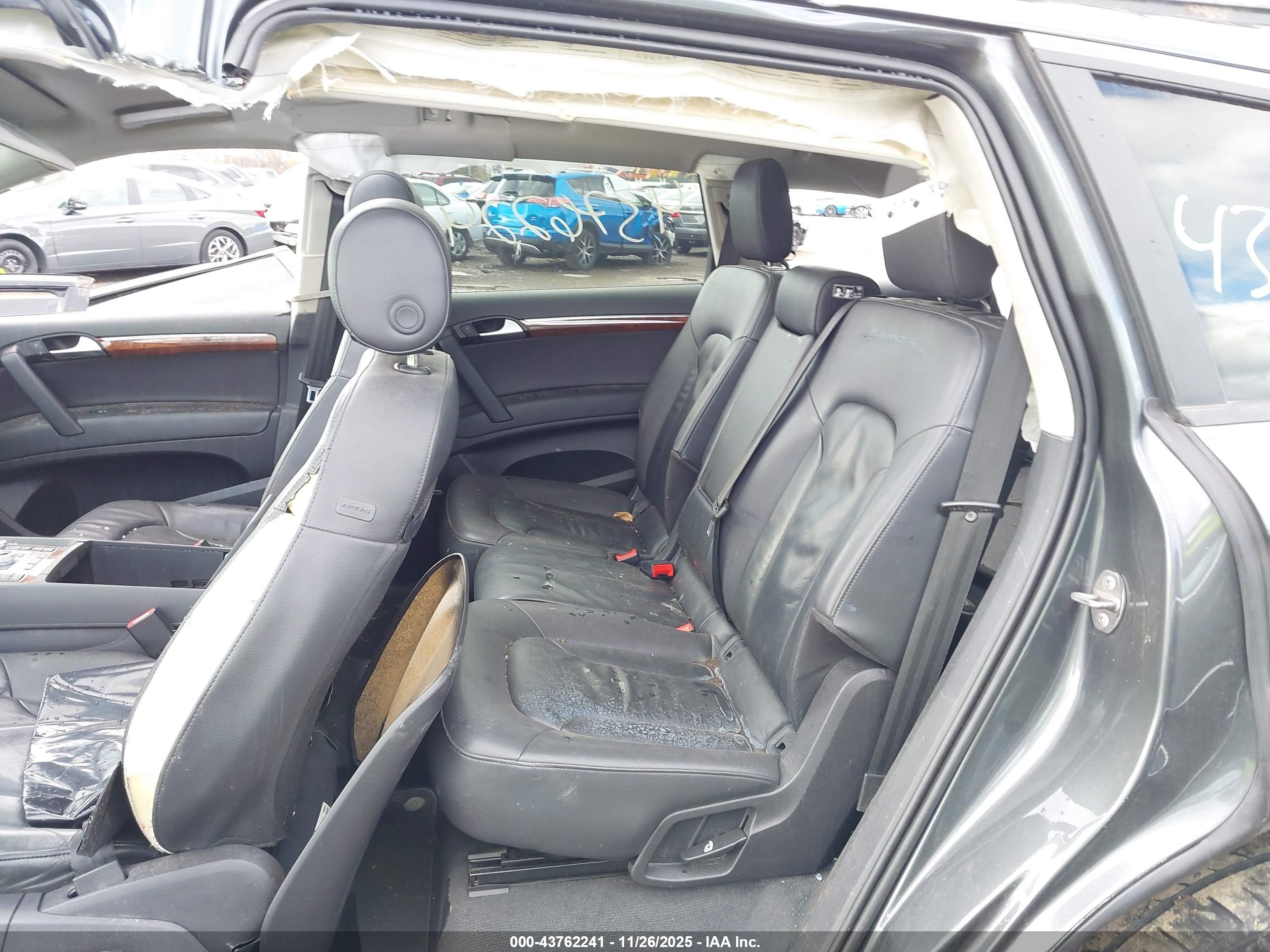 AUDI Q7 image 8