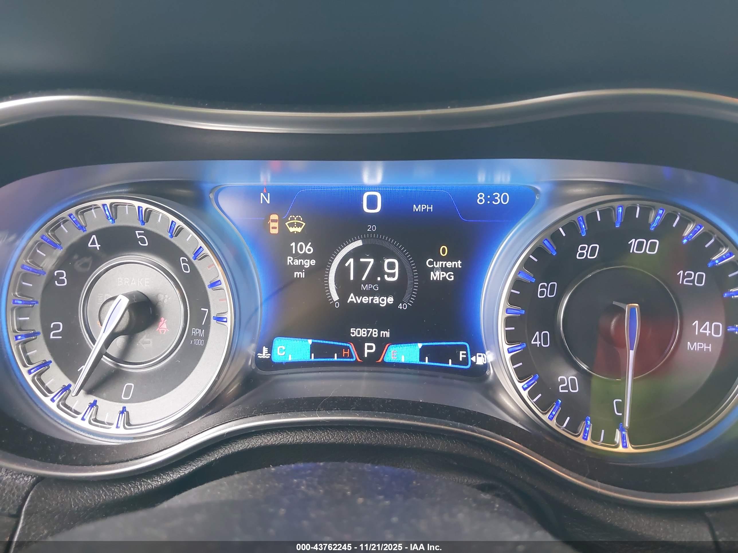 CHRYSLER 300 image 7
