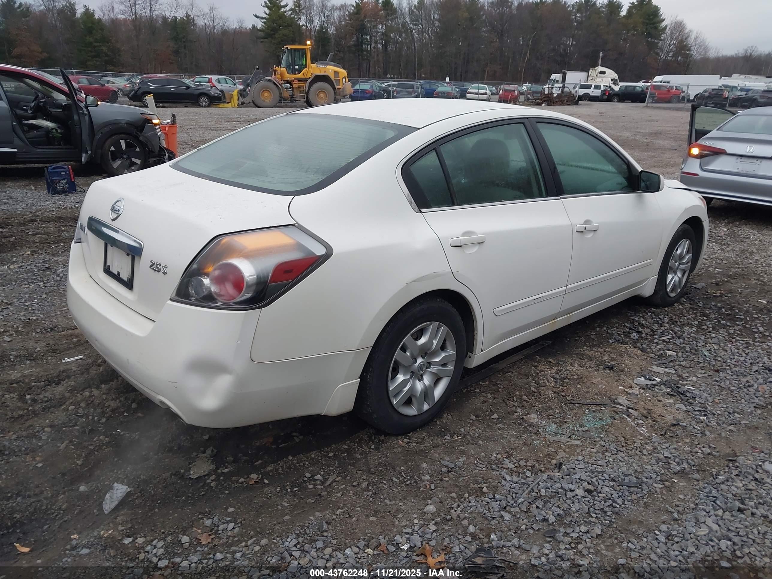 NISSAN ALTIMA image 4
