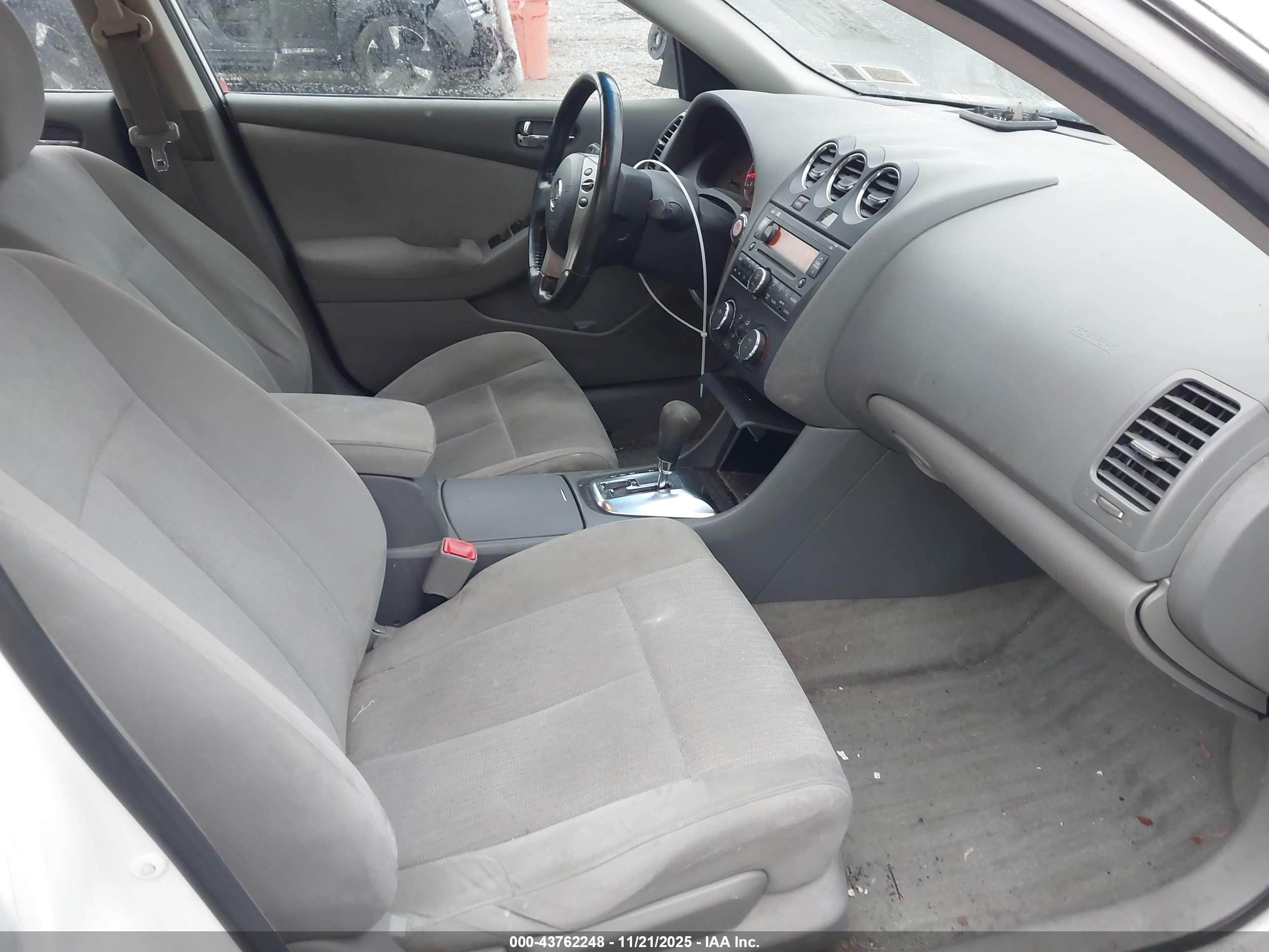 NISSAN ALTIMA image 5