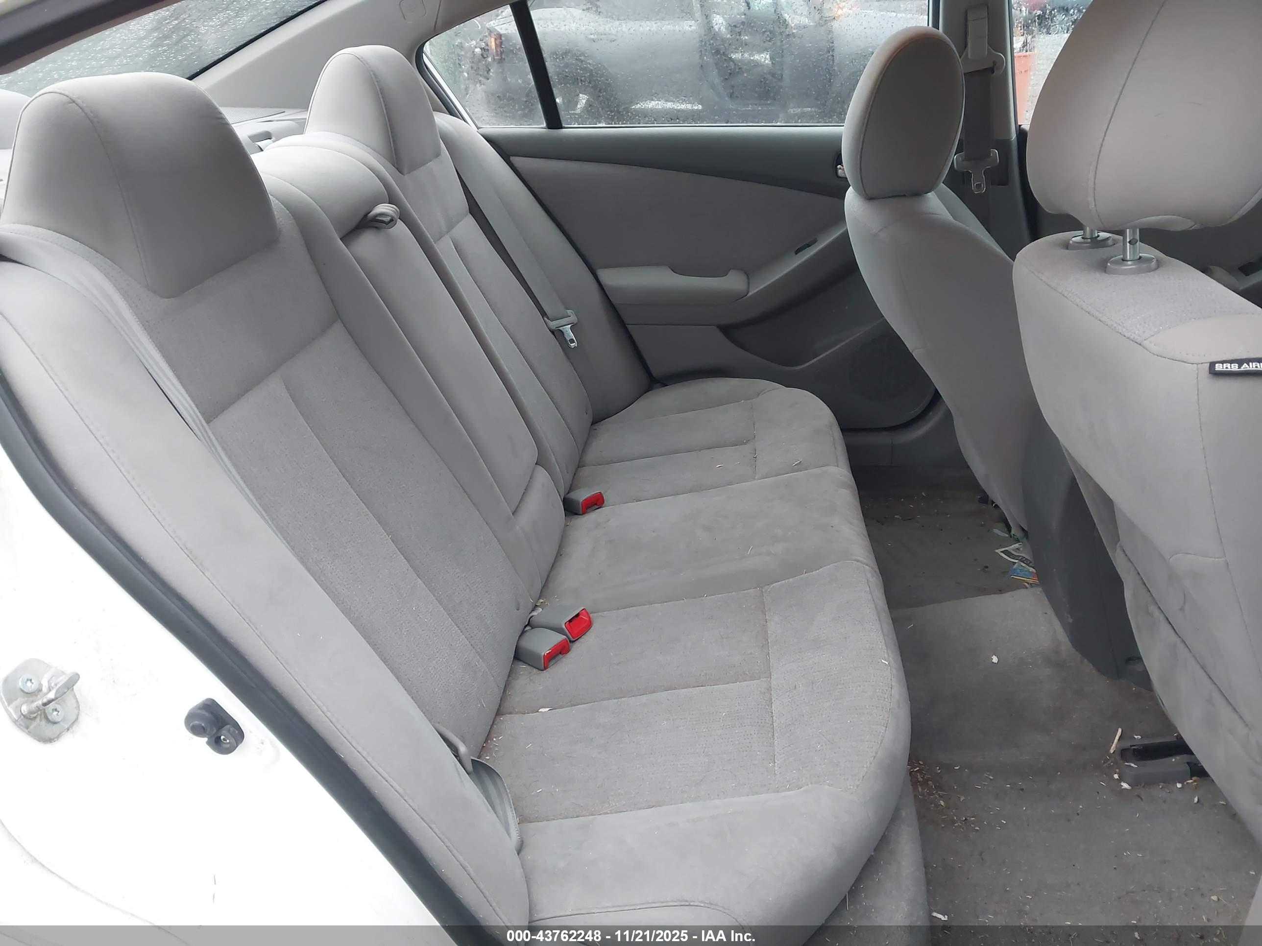 NISSAN ALTIMA image 8