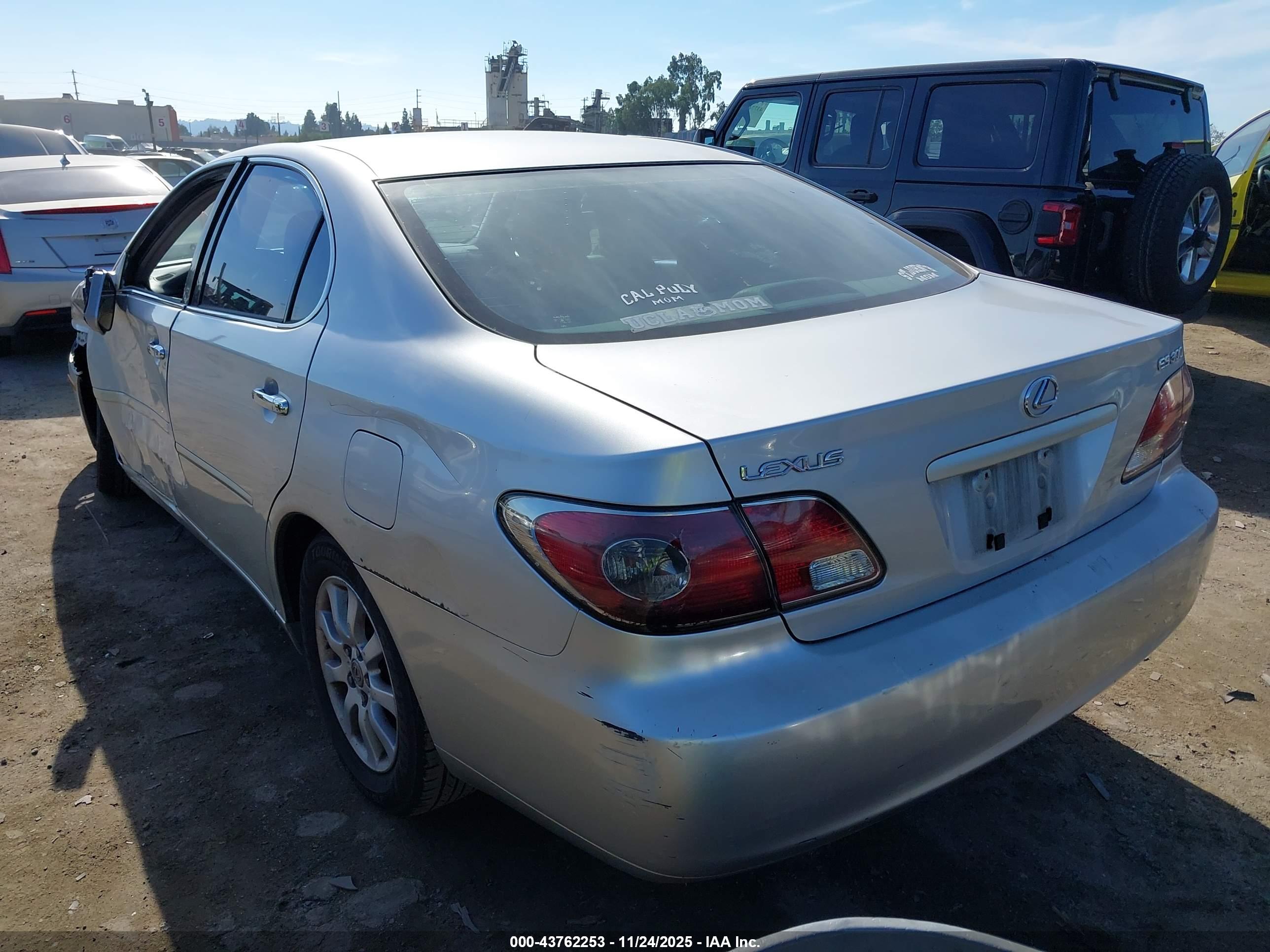 LEXUS ES image 3