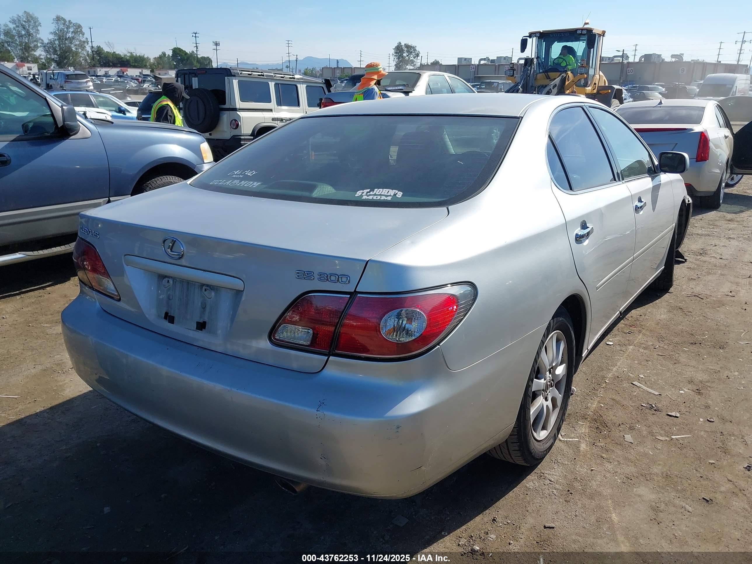 LEXUS ES image 4