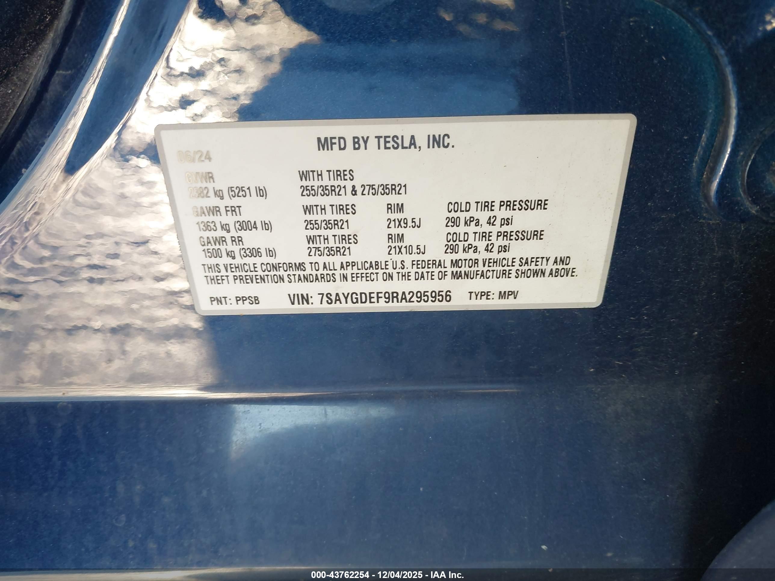 TESLA MODEL image 9