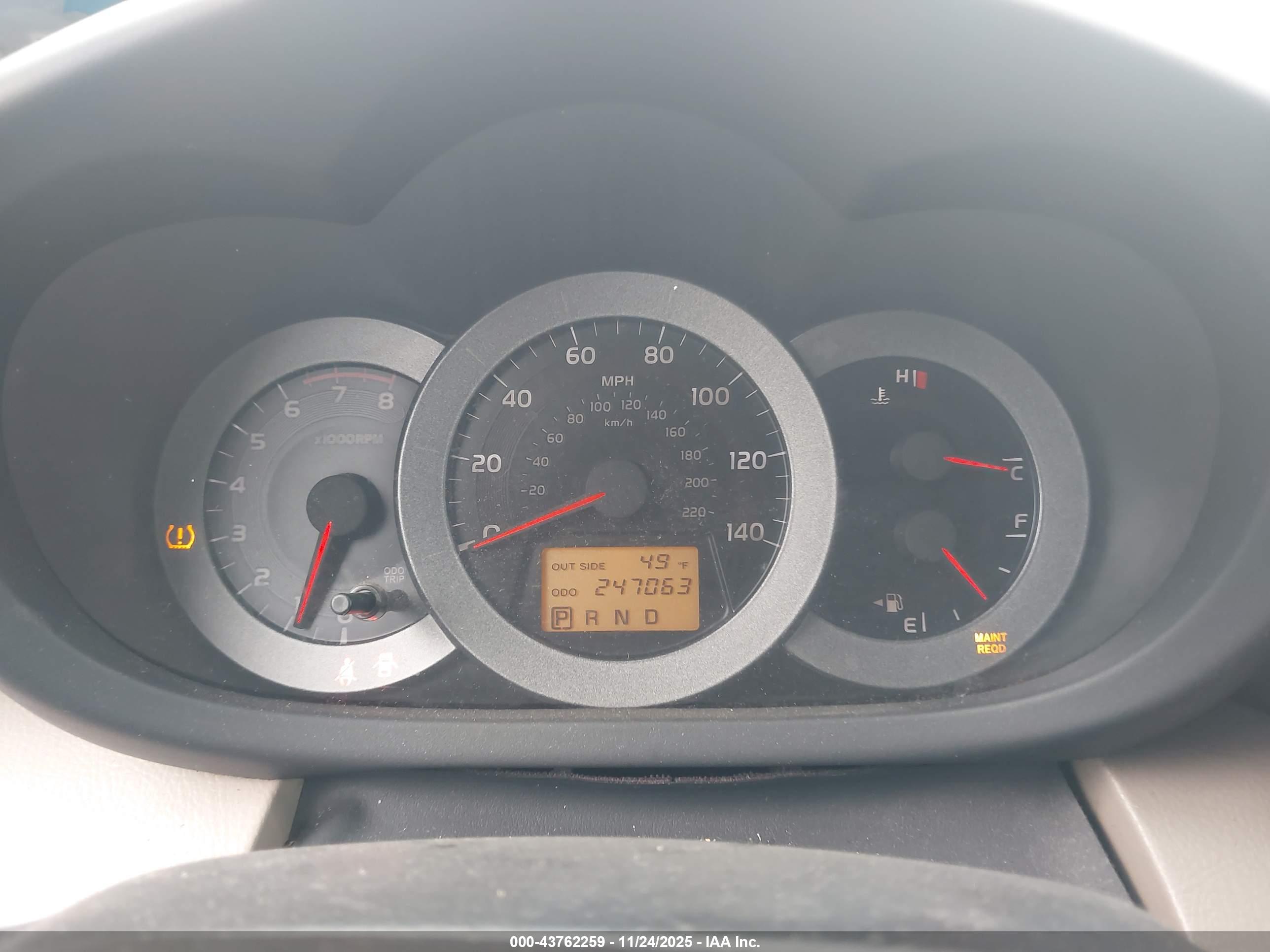 TOYOTA RAV4 image 7