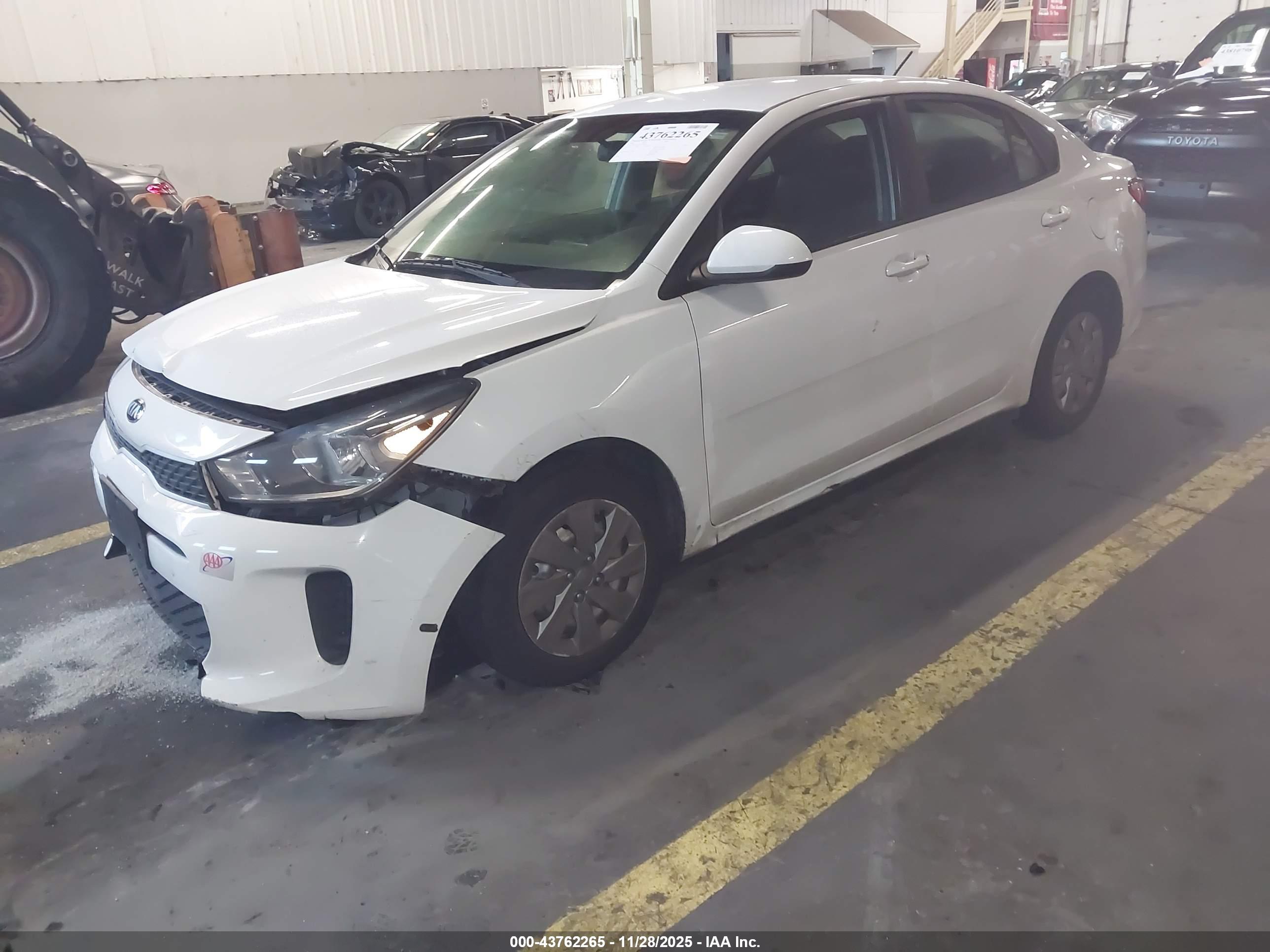 KIA RIO image 2