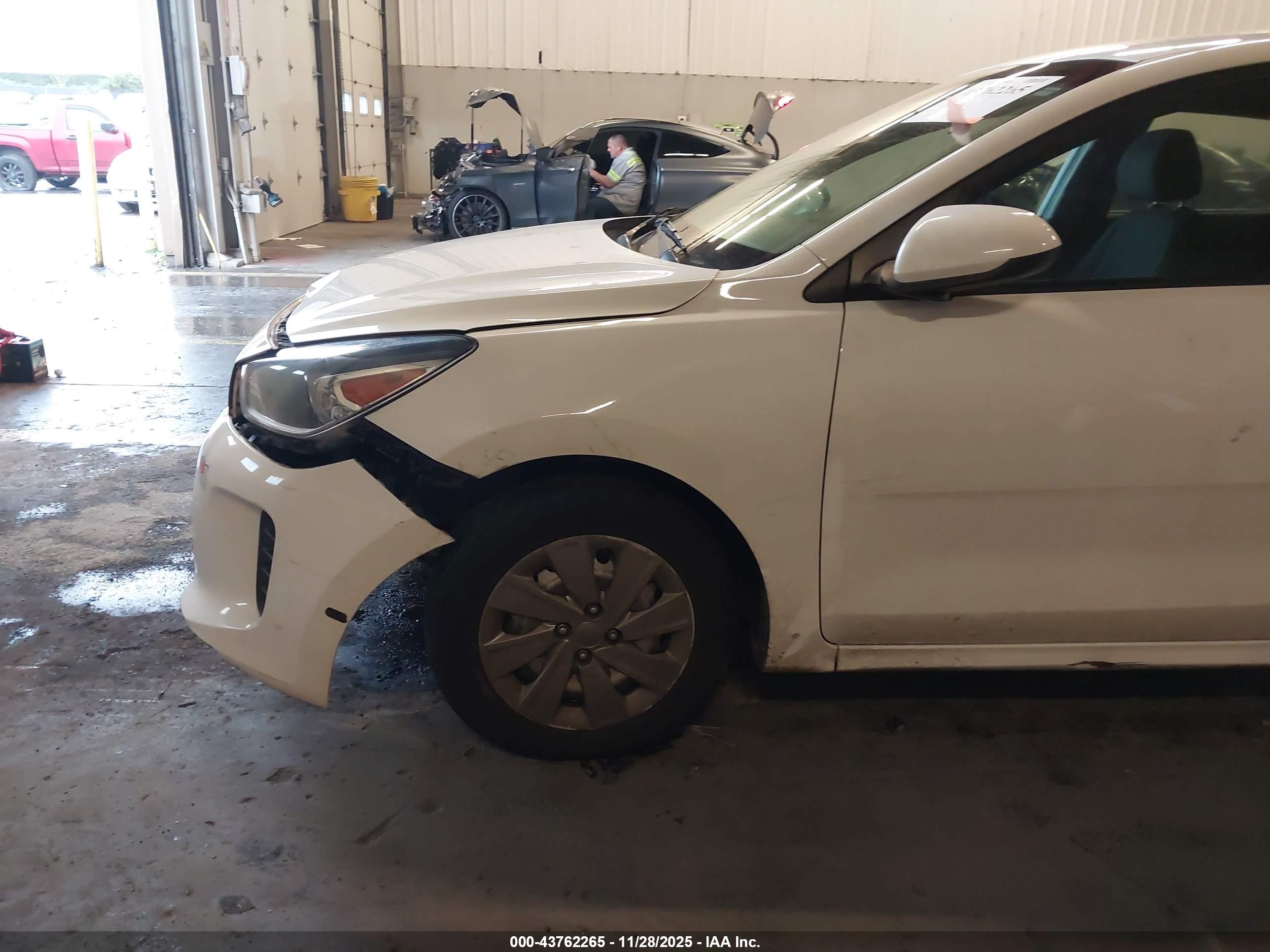 KIA RIO image 6