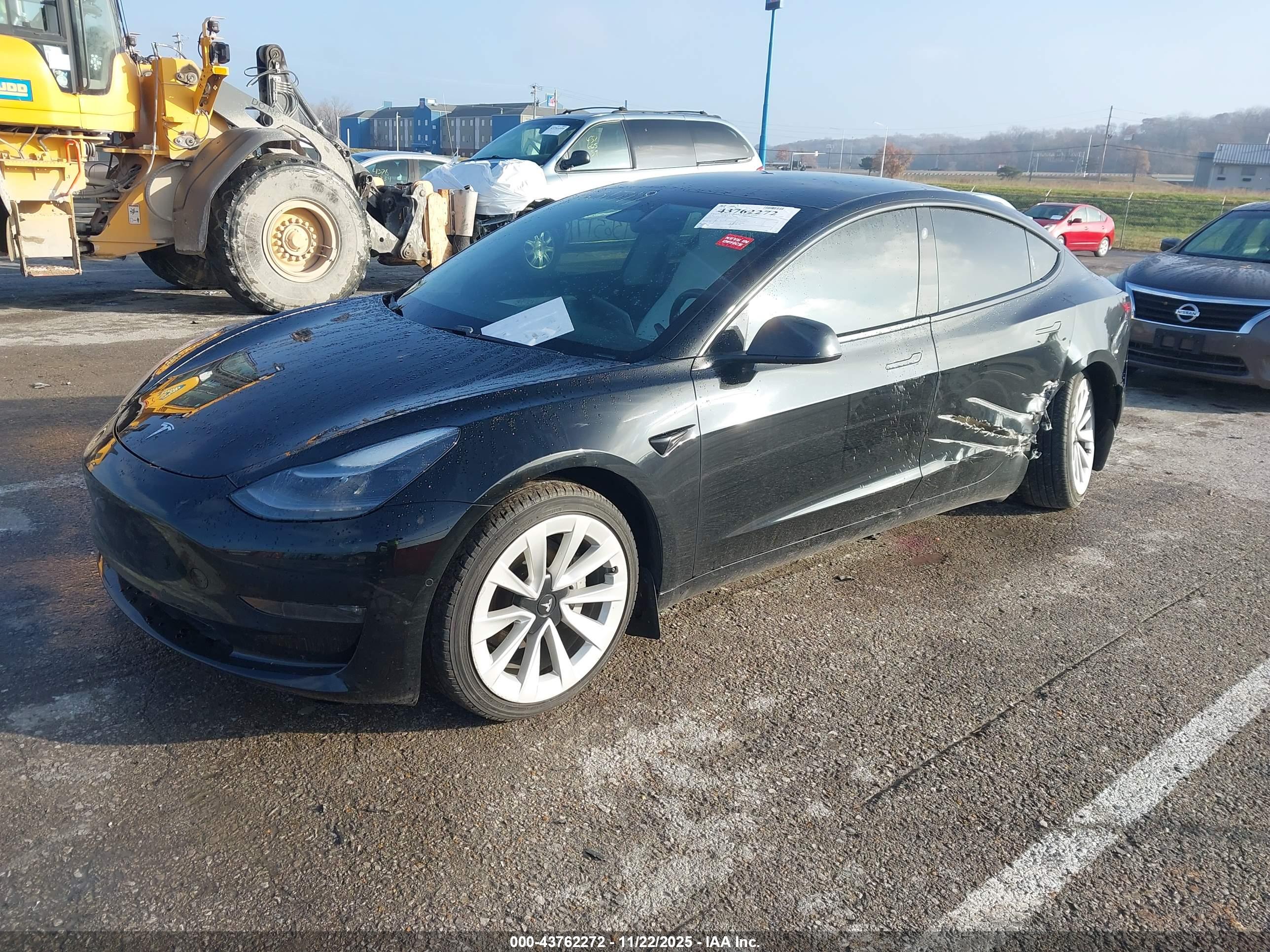 TESLA MODEL image 2