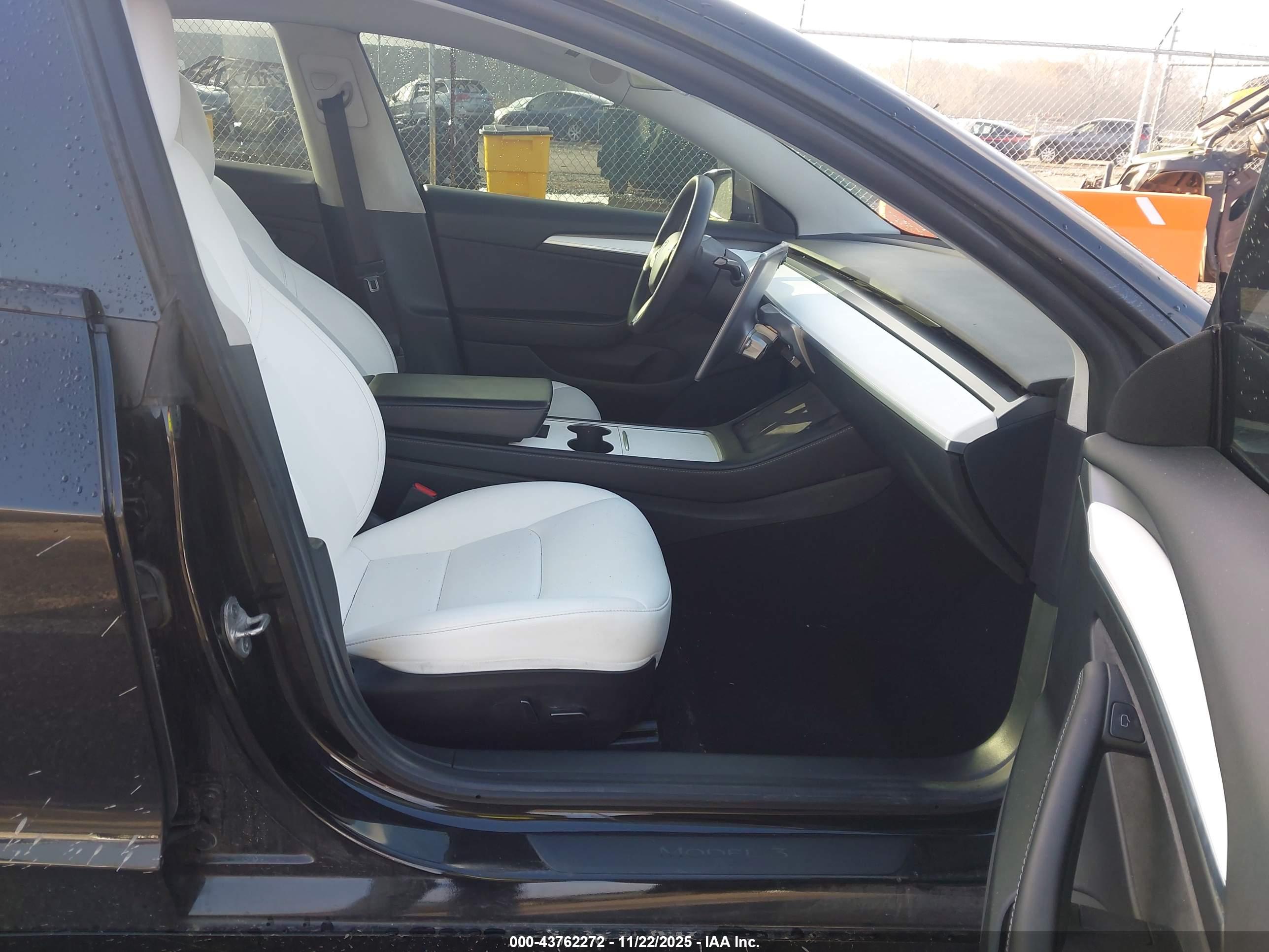 TESLA MODEL image 5