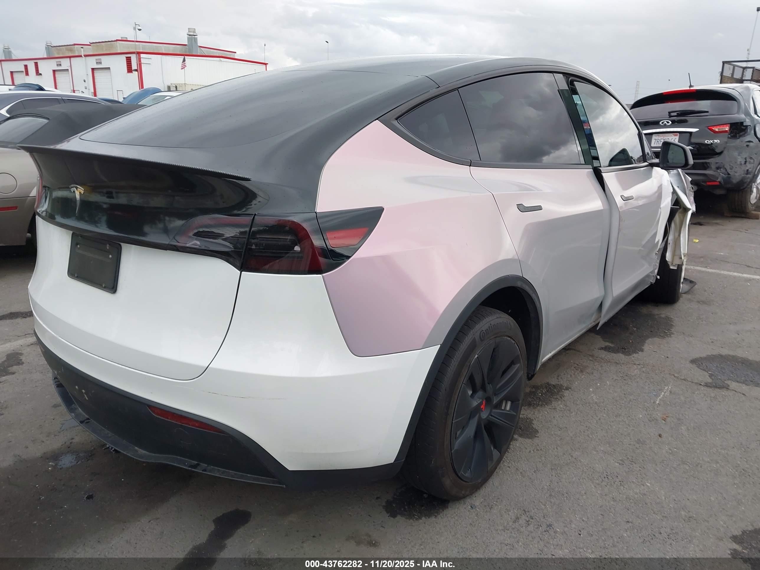 TESLA MODEL image 4