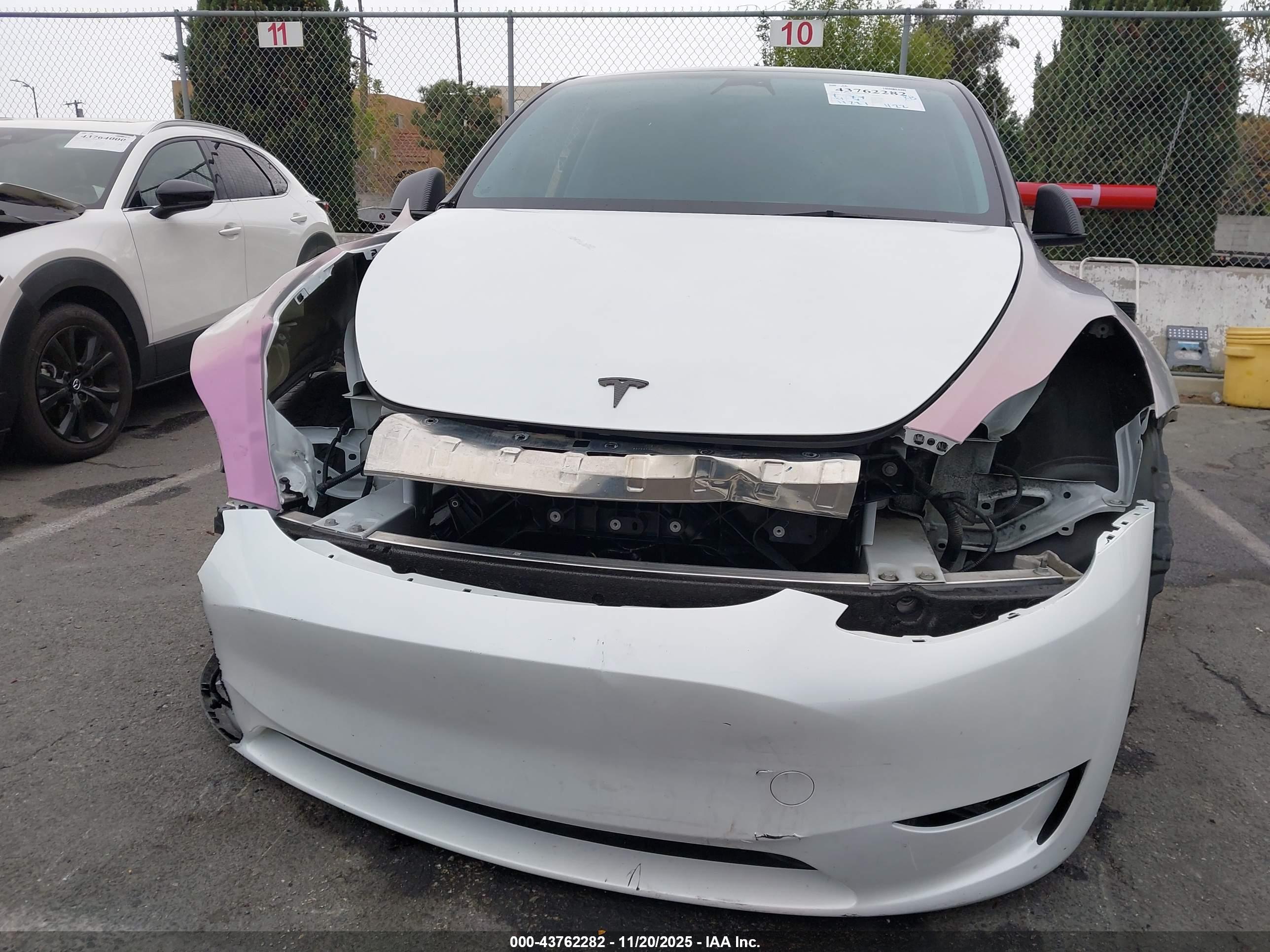 TESLA MODEL image 6