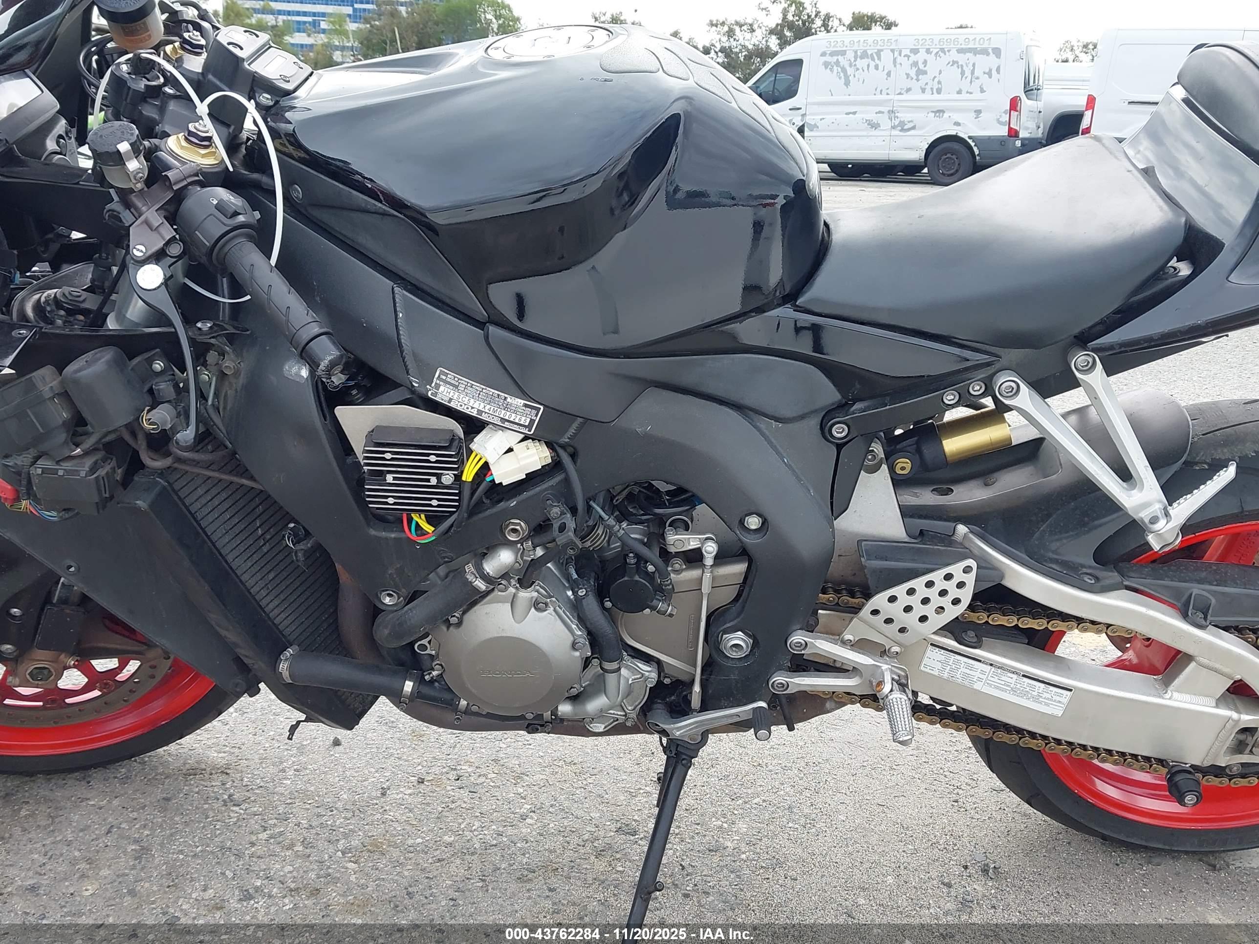 HONDA CBR1000 image 9