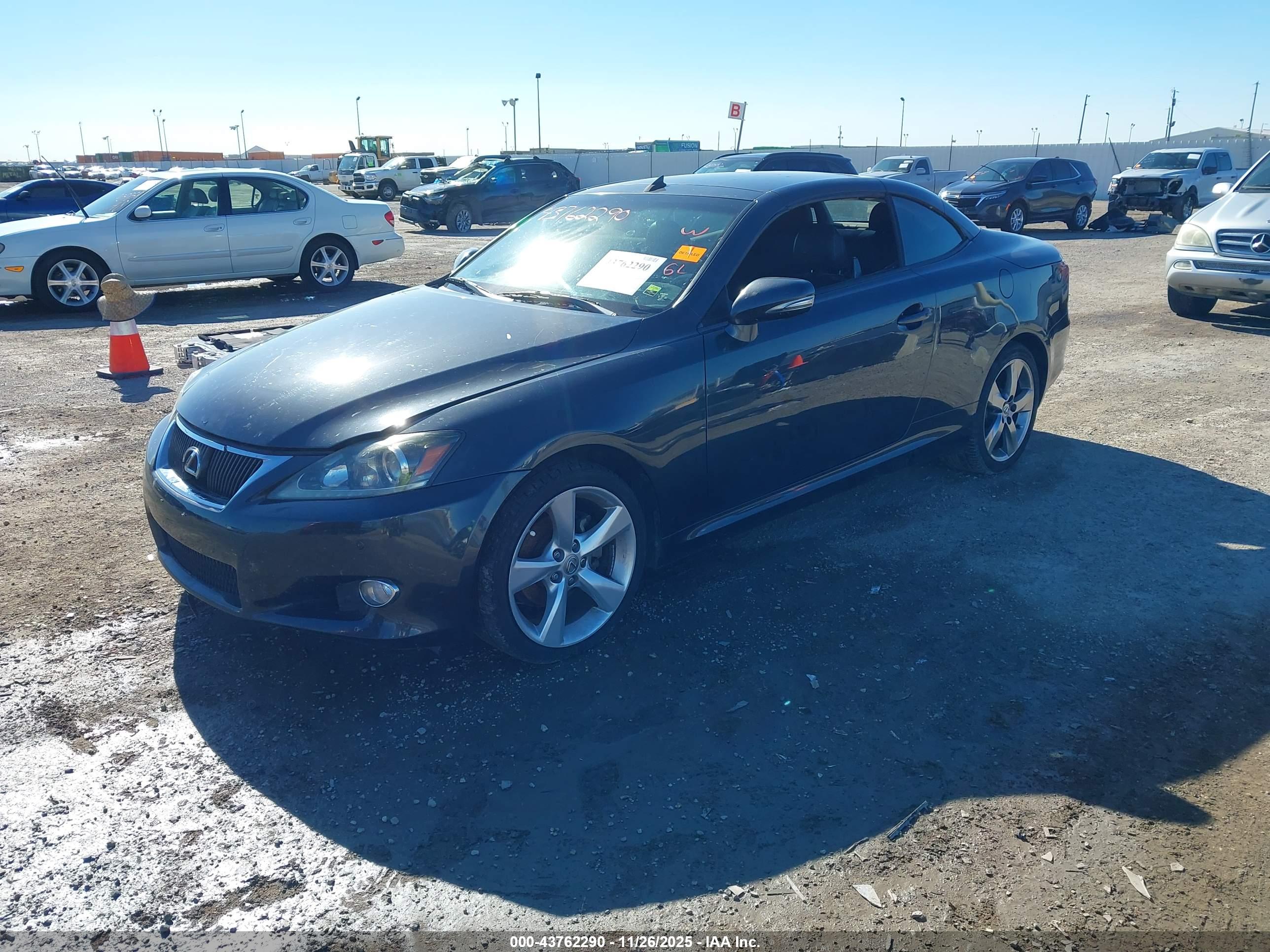 LEXUS IS image 2