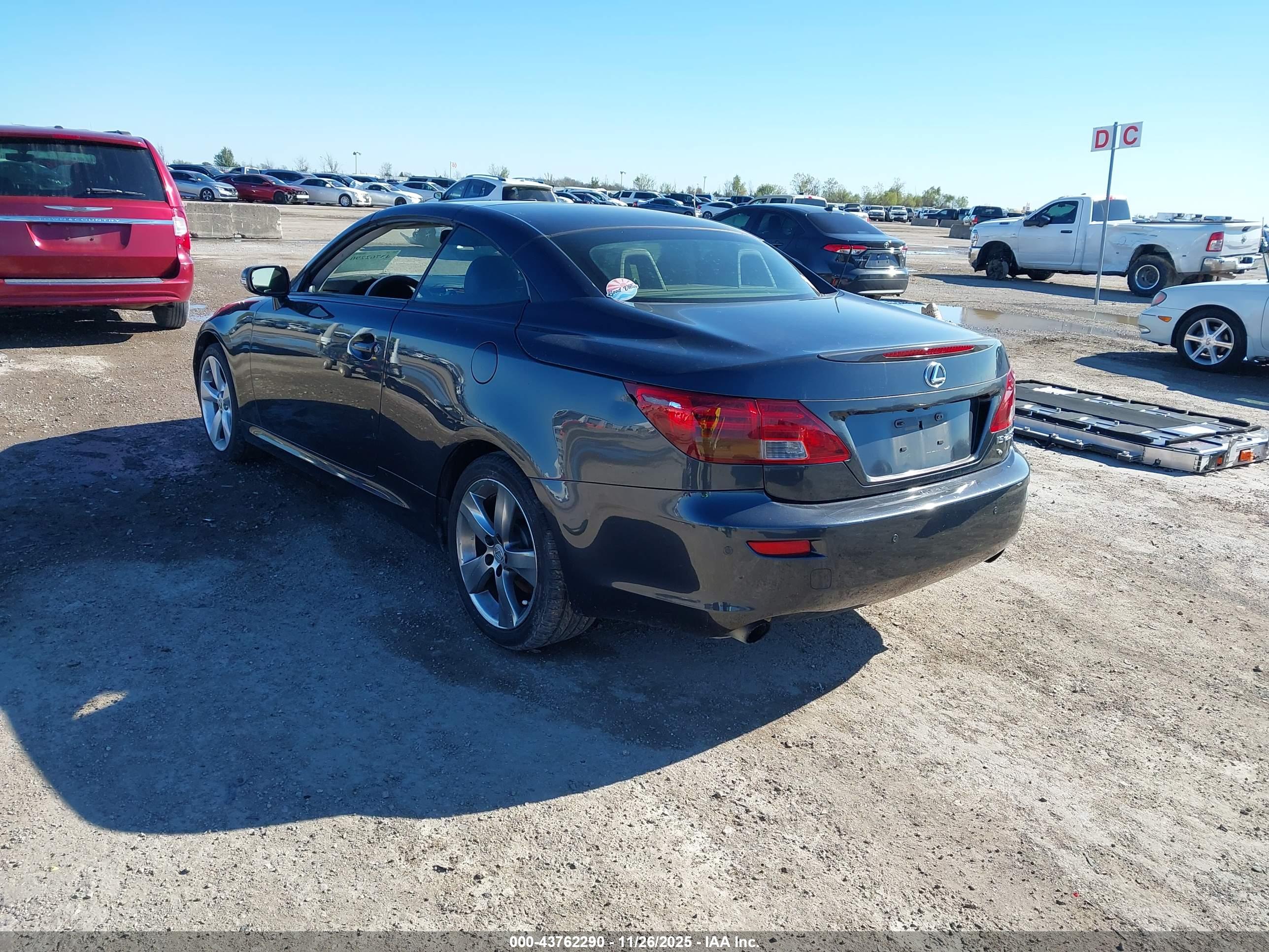 LEXUS IS image 3