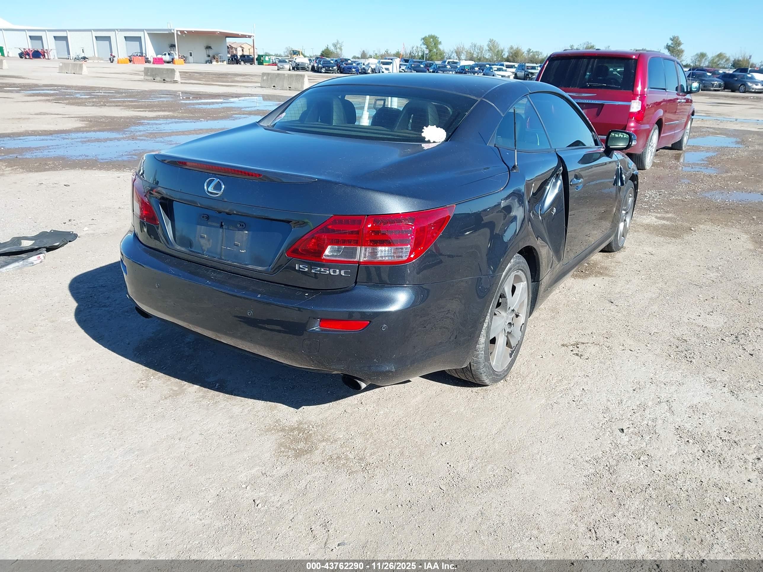 LEXUS IS image 4