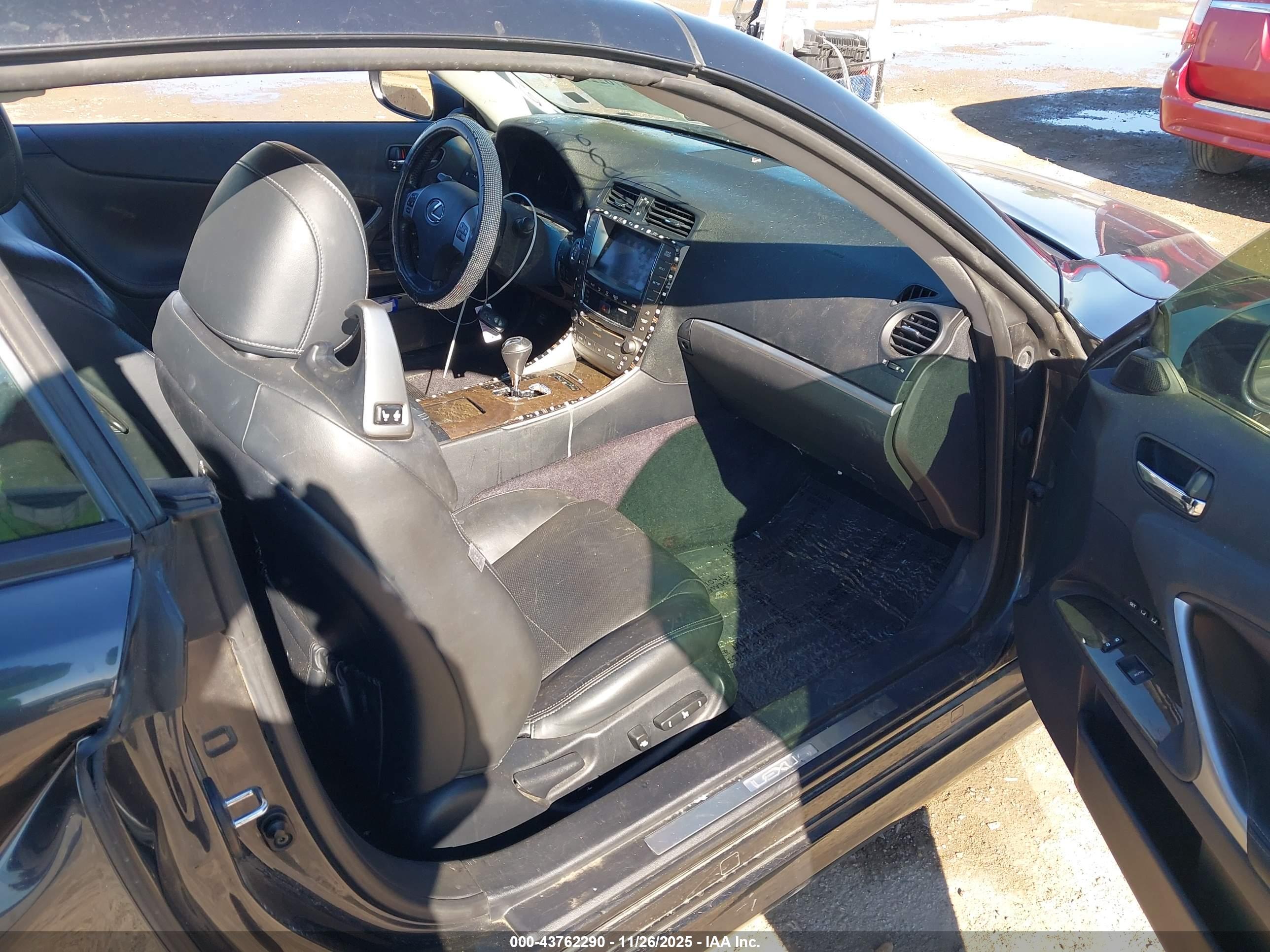 LEXUS IS image 5