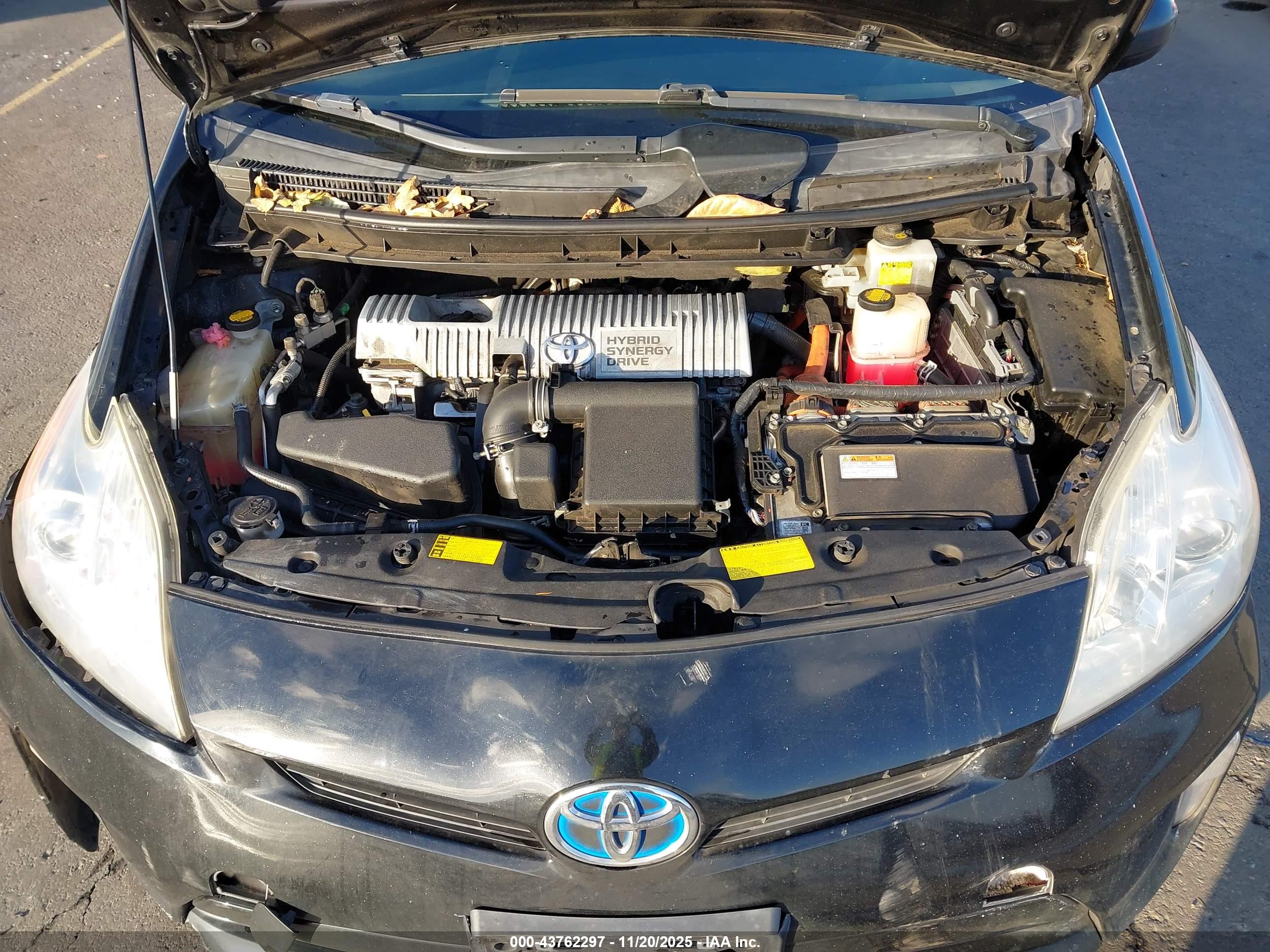 TOYOTA PRIUS image 10