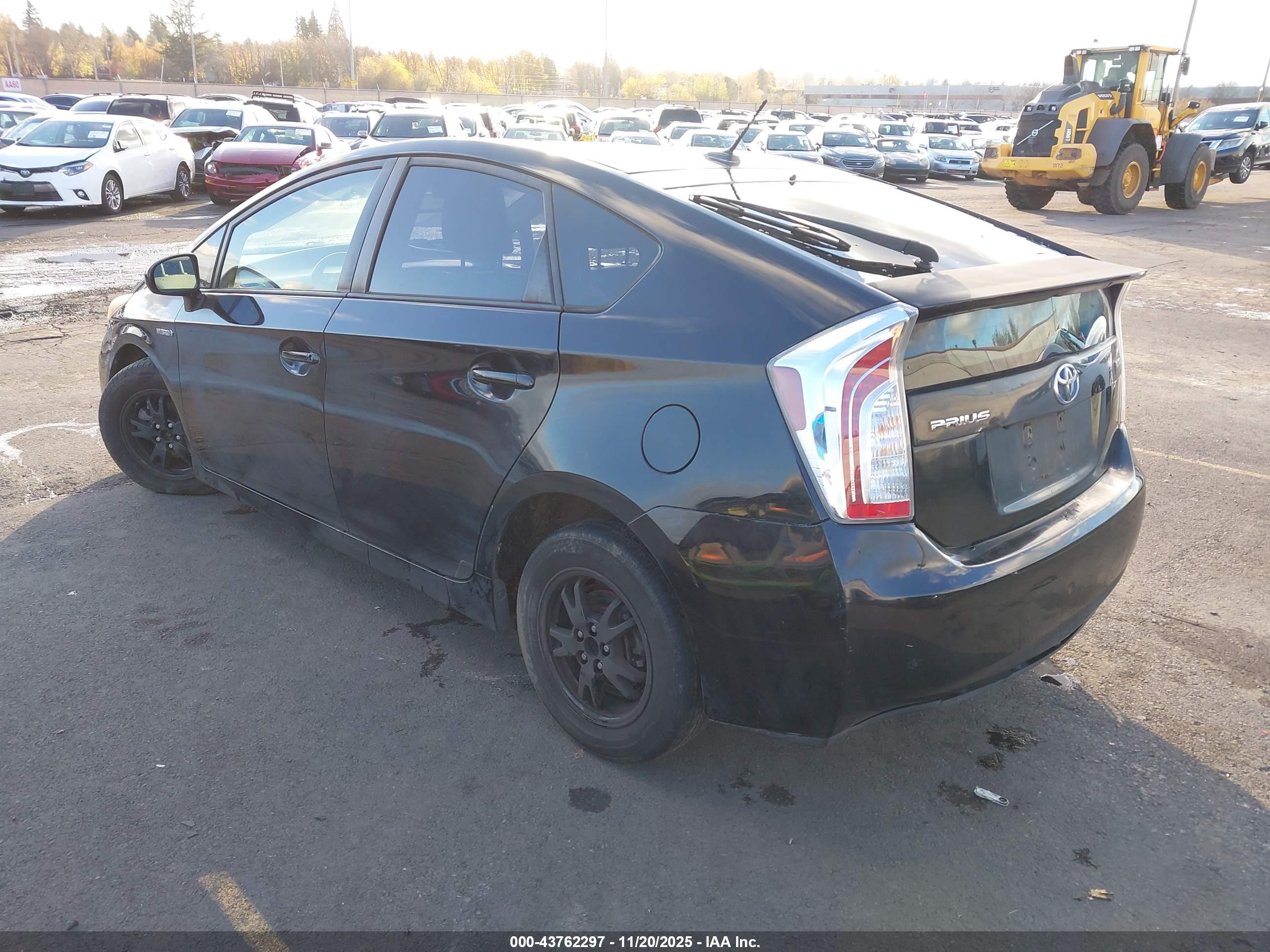 TOYOTA PRIUS image 3