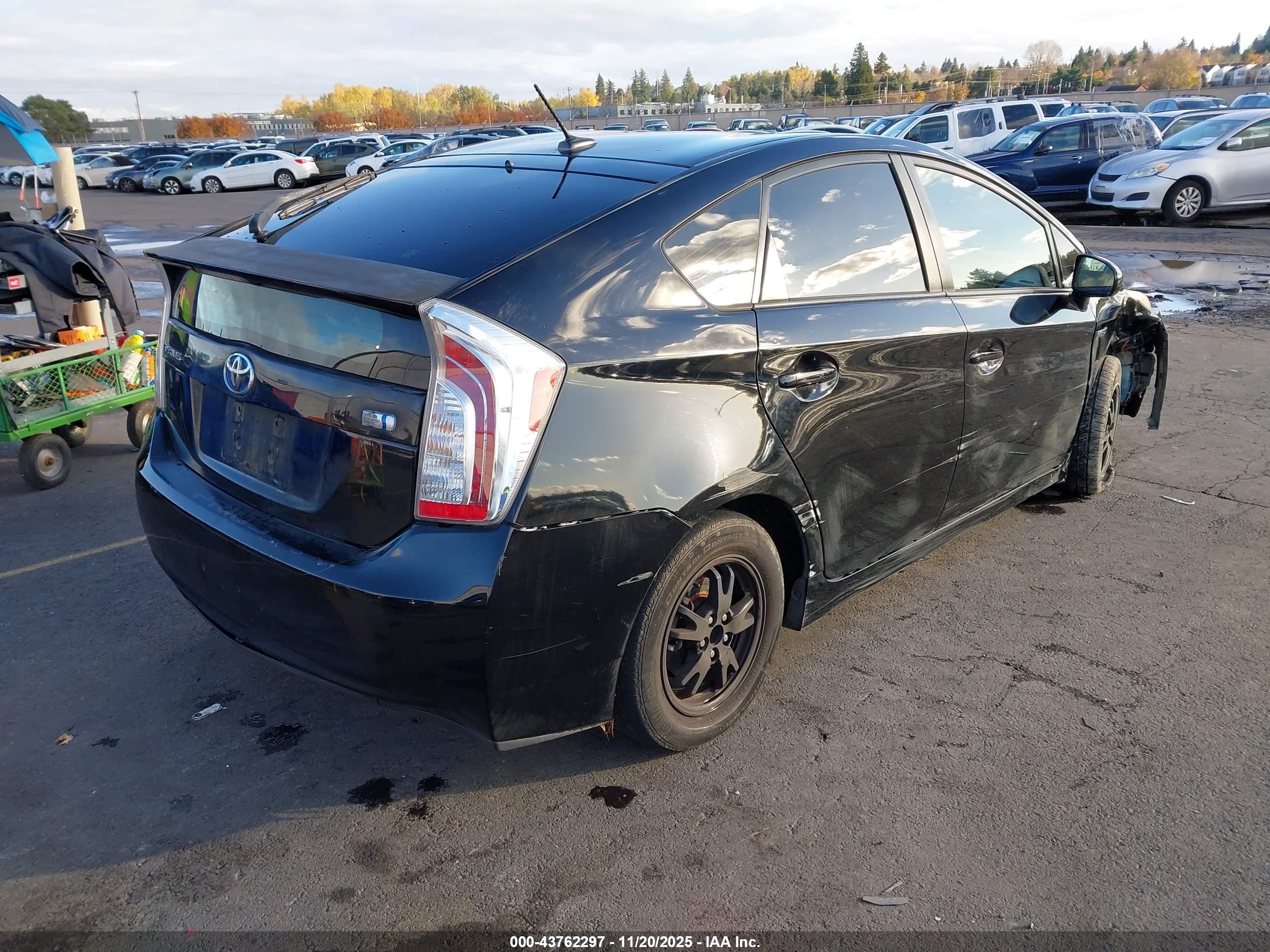 TOYOTA PRIUS image 4