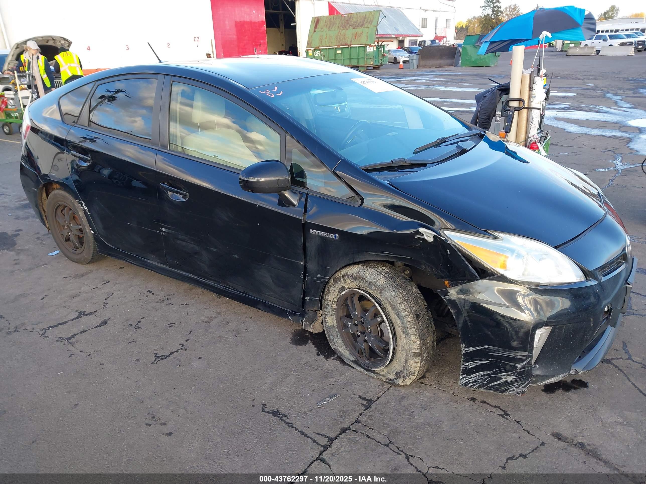 TOYOTA PRIUS image 6