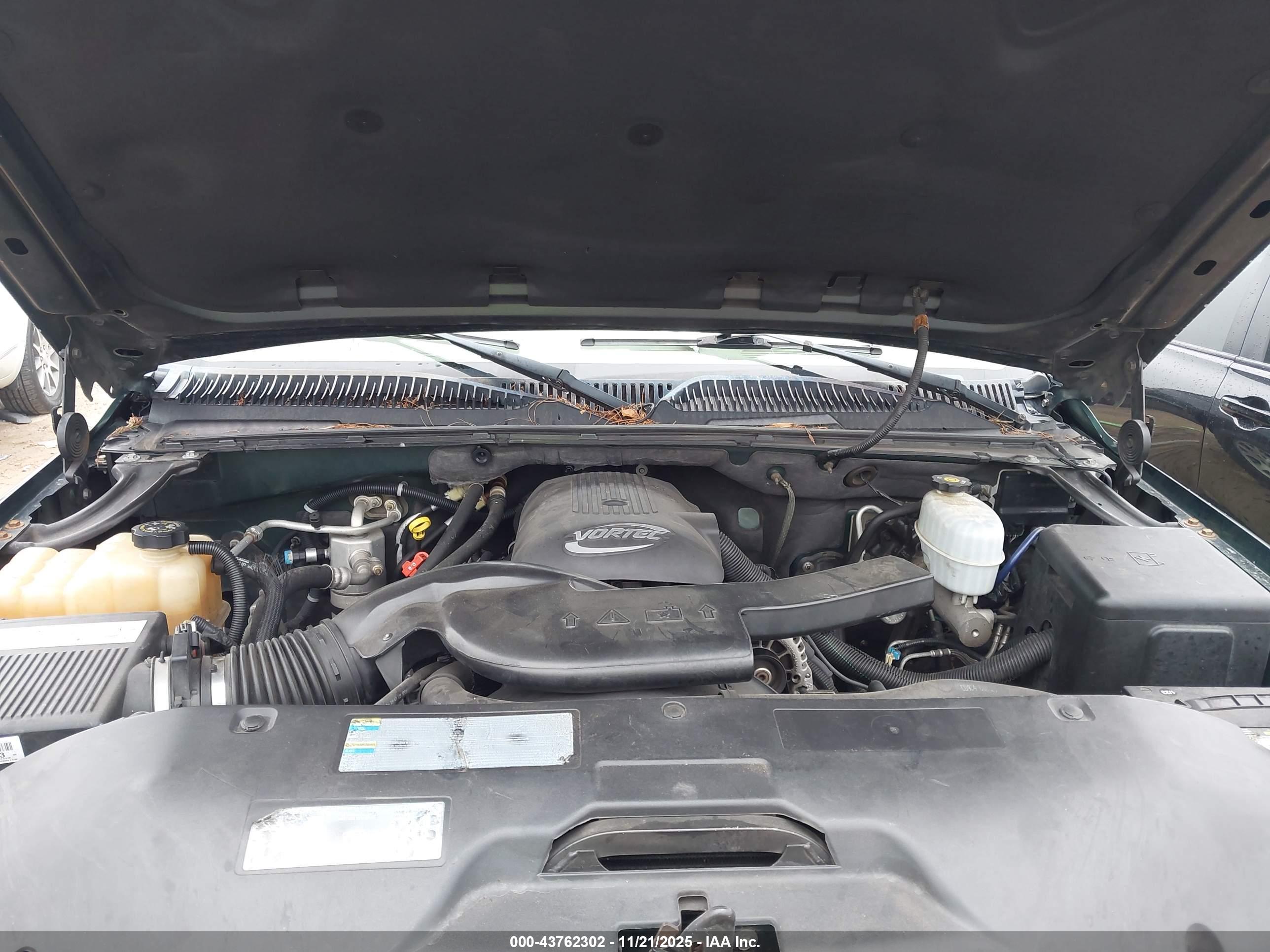 CHEVROLET TAHOE image 10