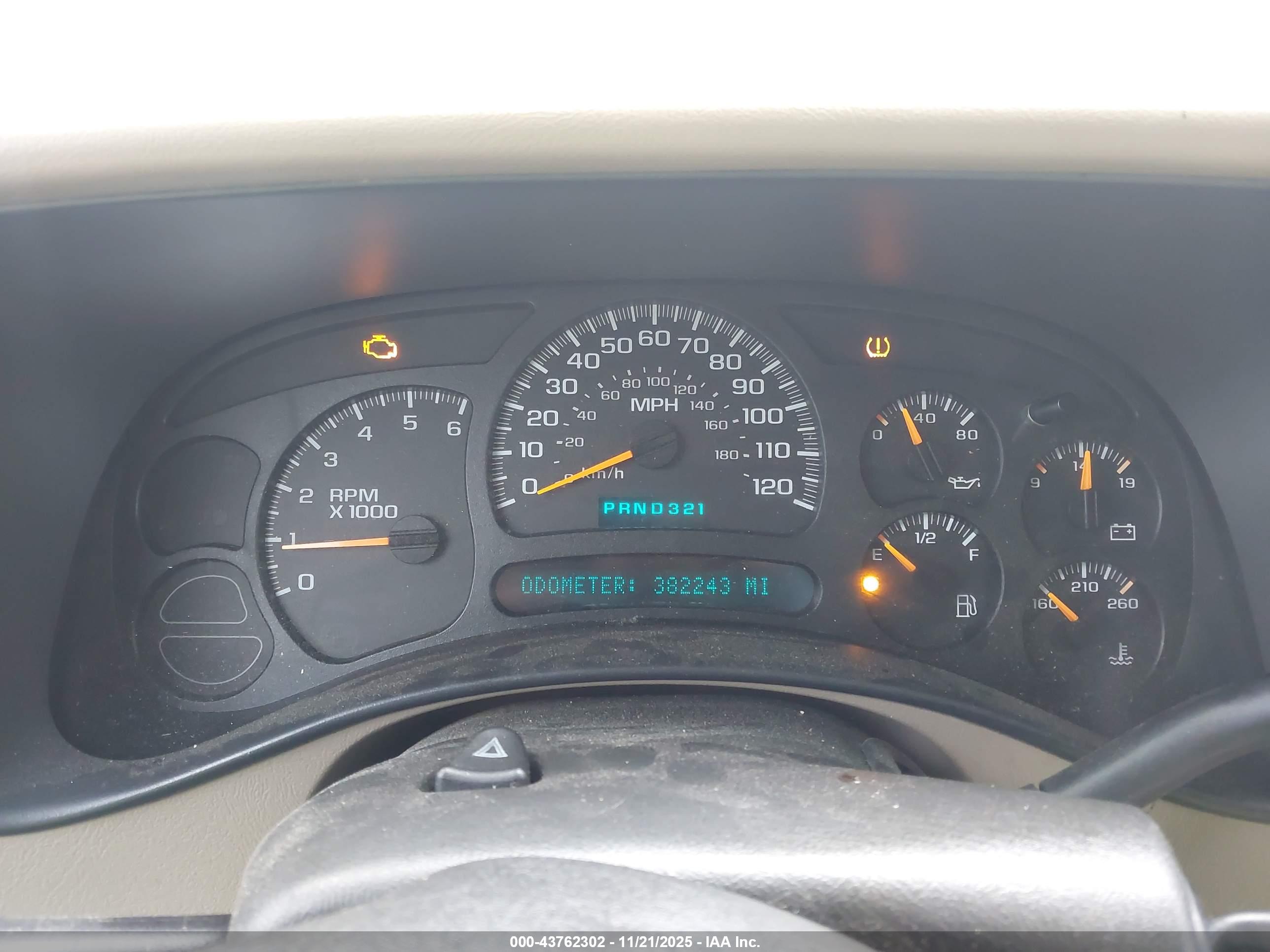 CHEVROLET TAHOE image 7